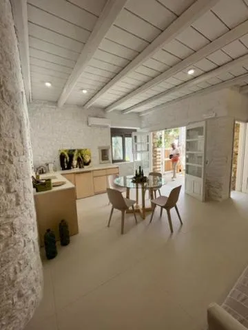 Die Zwei Brüder Art & Suites