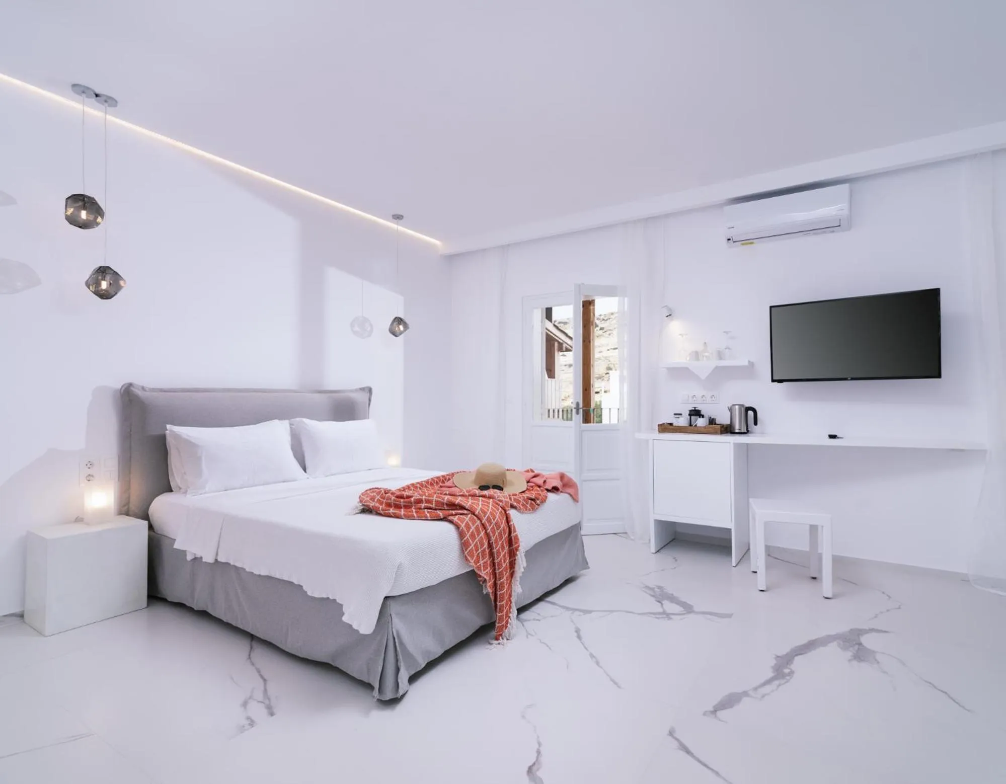 Bed in Die Zwei Brüder Art & Suites