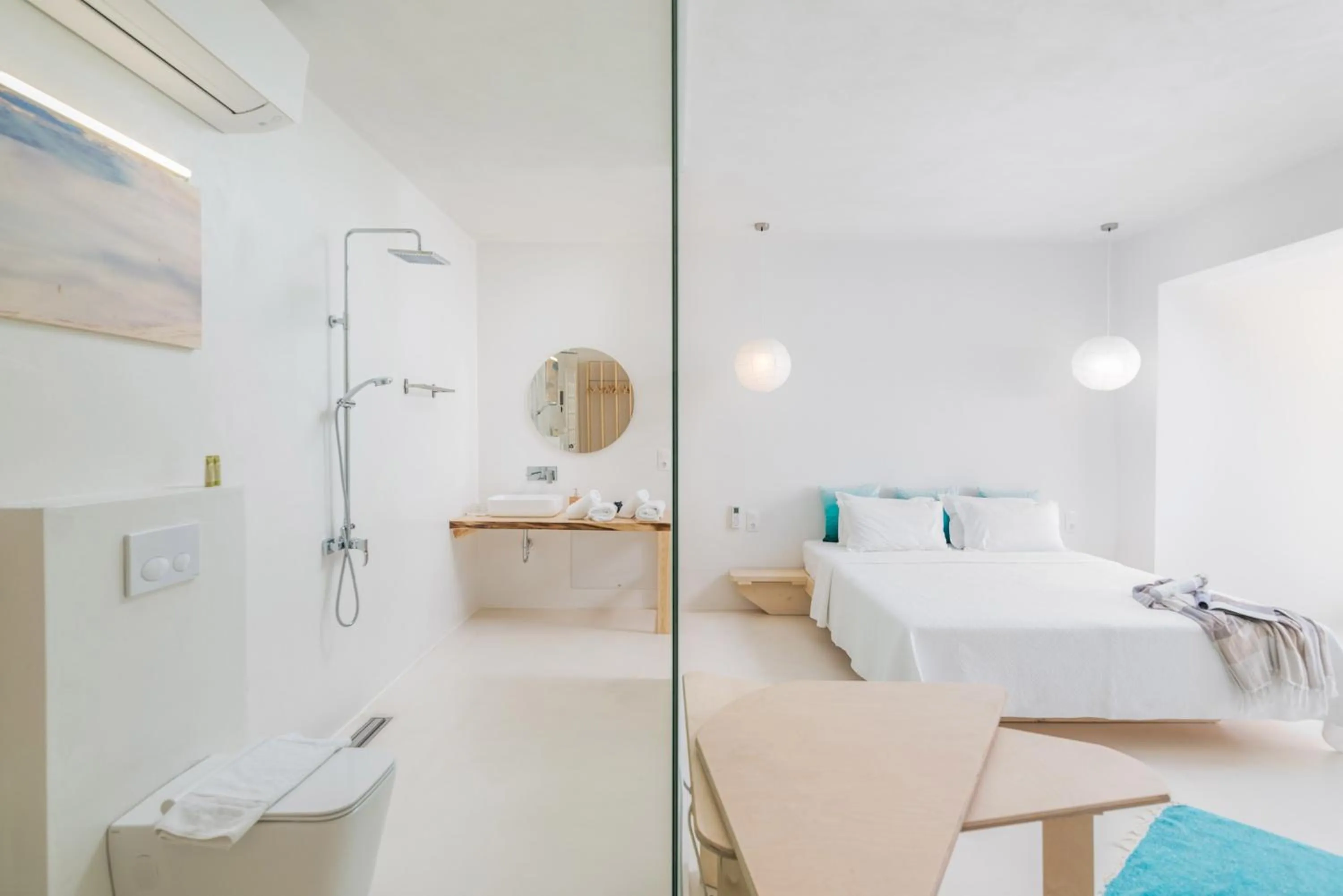 Decorative detail, Bed in Die Zwei Brüder Art & Suites