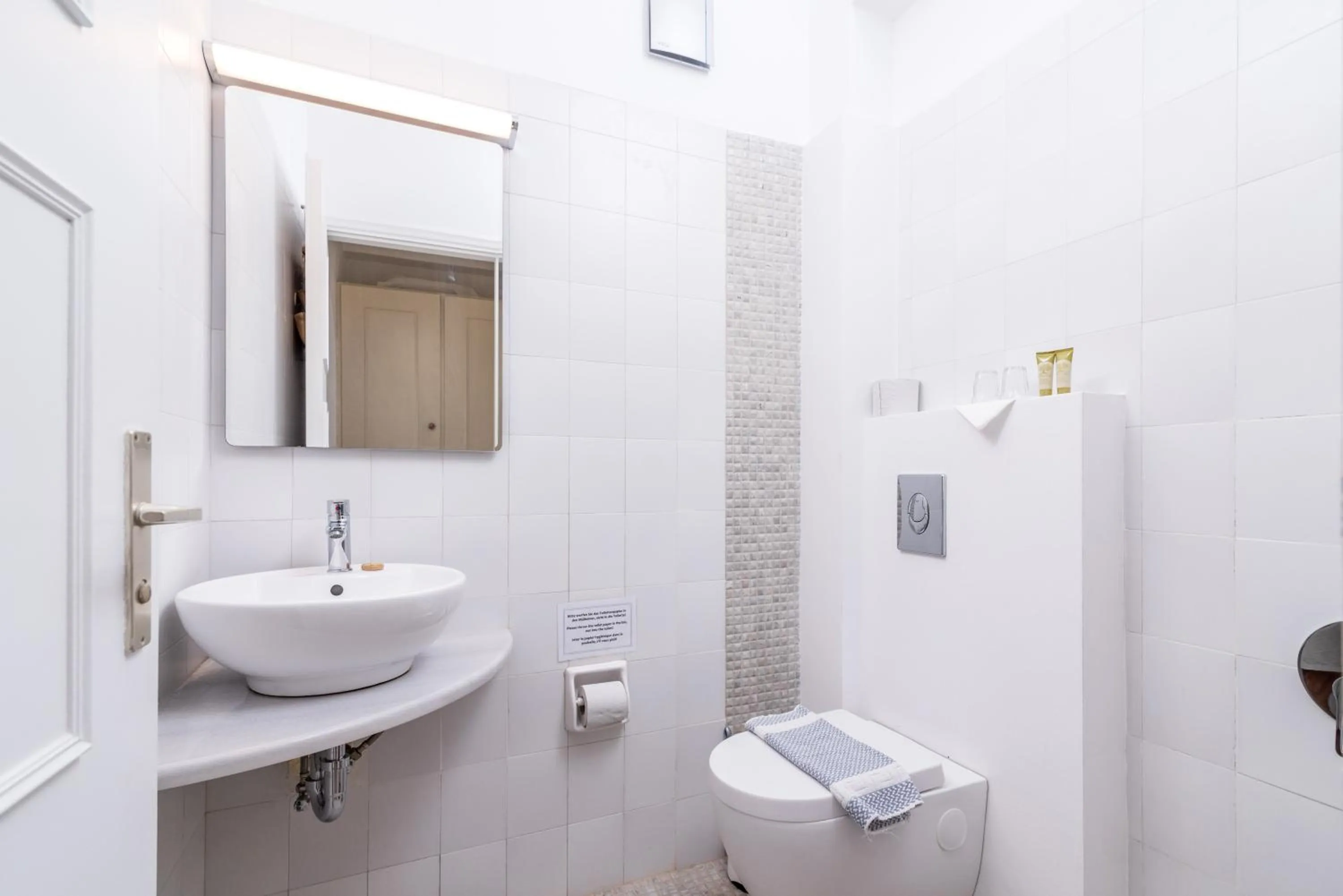 Die Zwei Brüder Art & Suites