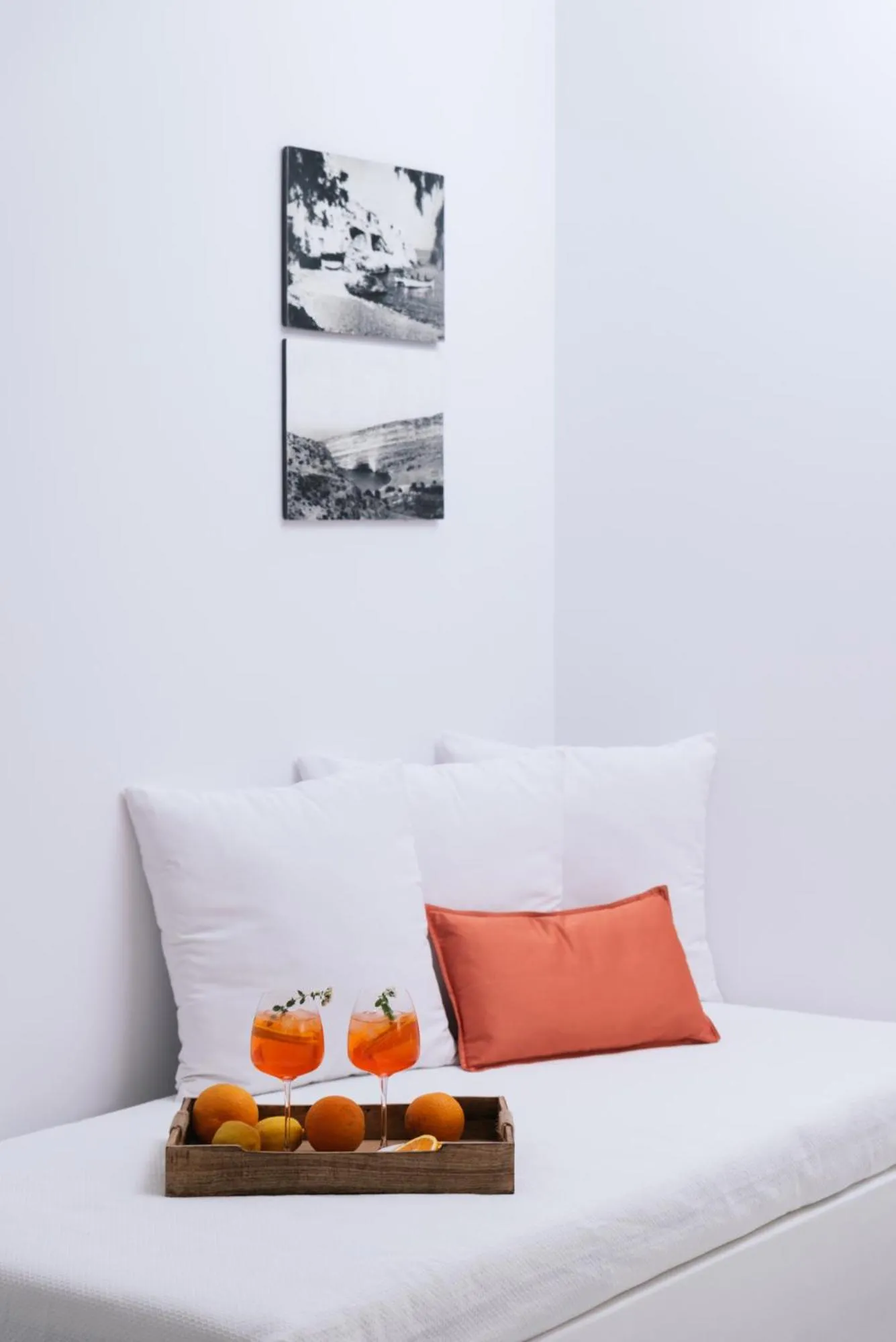 Bed in Die Zwei Brüder Art & Suites