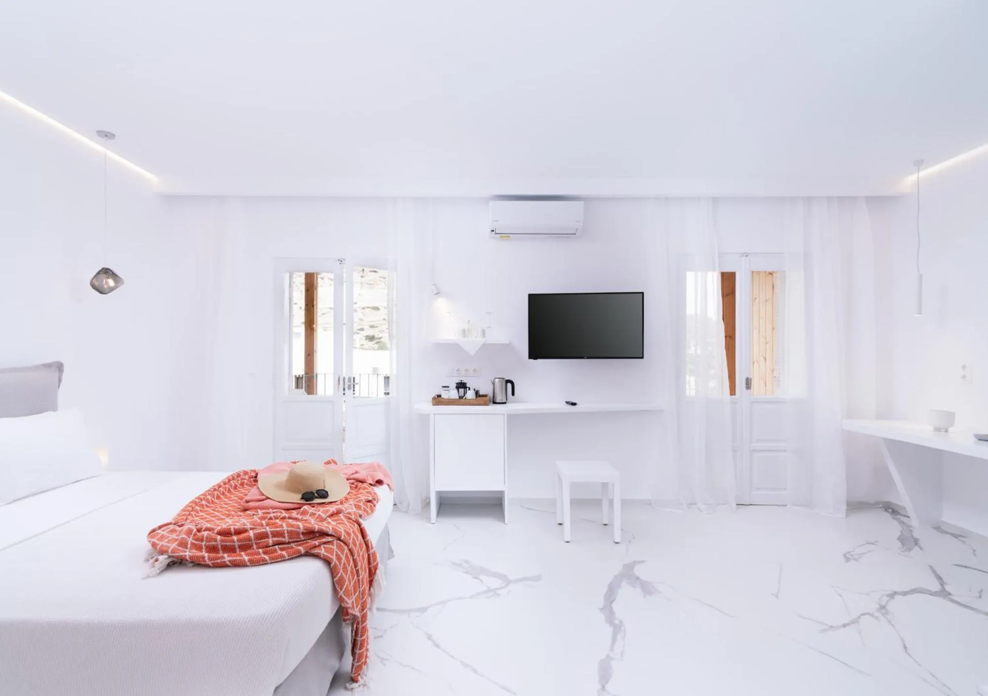 Bed in Die Zwei Brüder Art & Suites