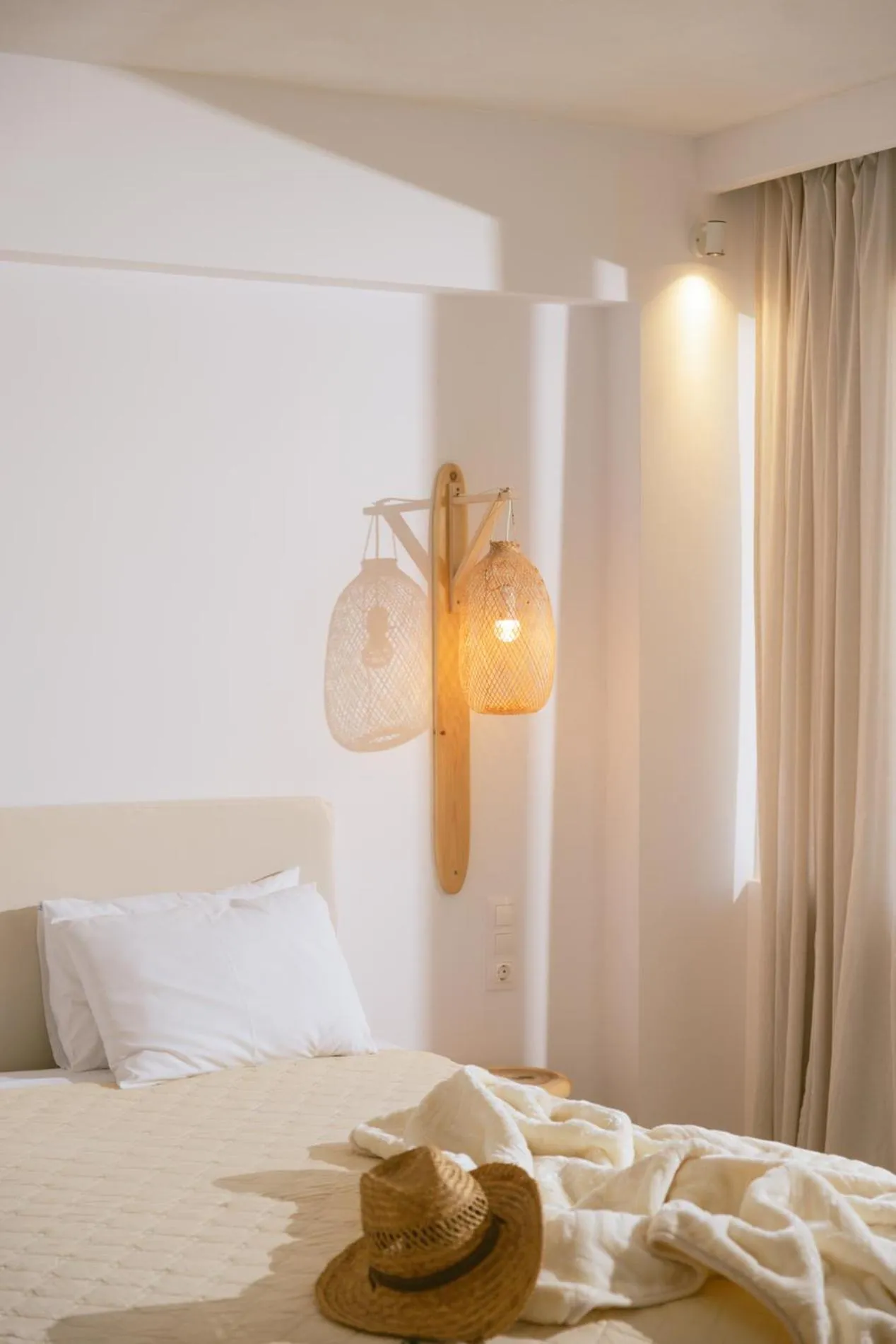 Bed in Die Zwei Brüder Art & Suites