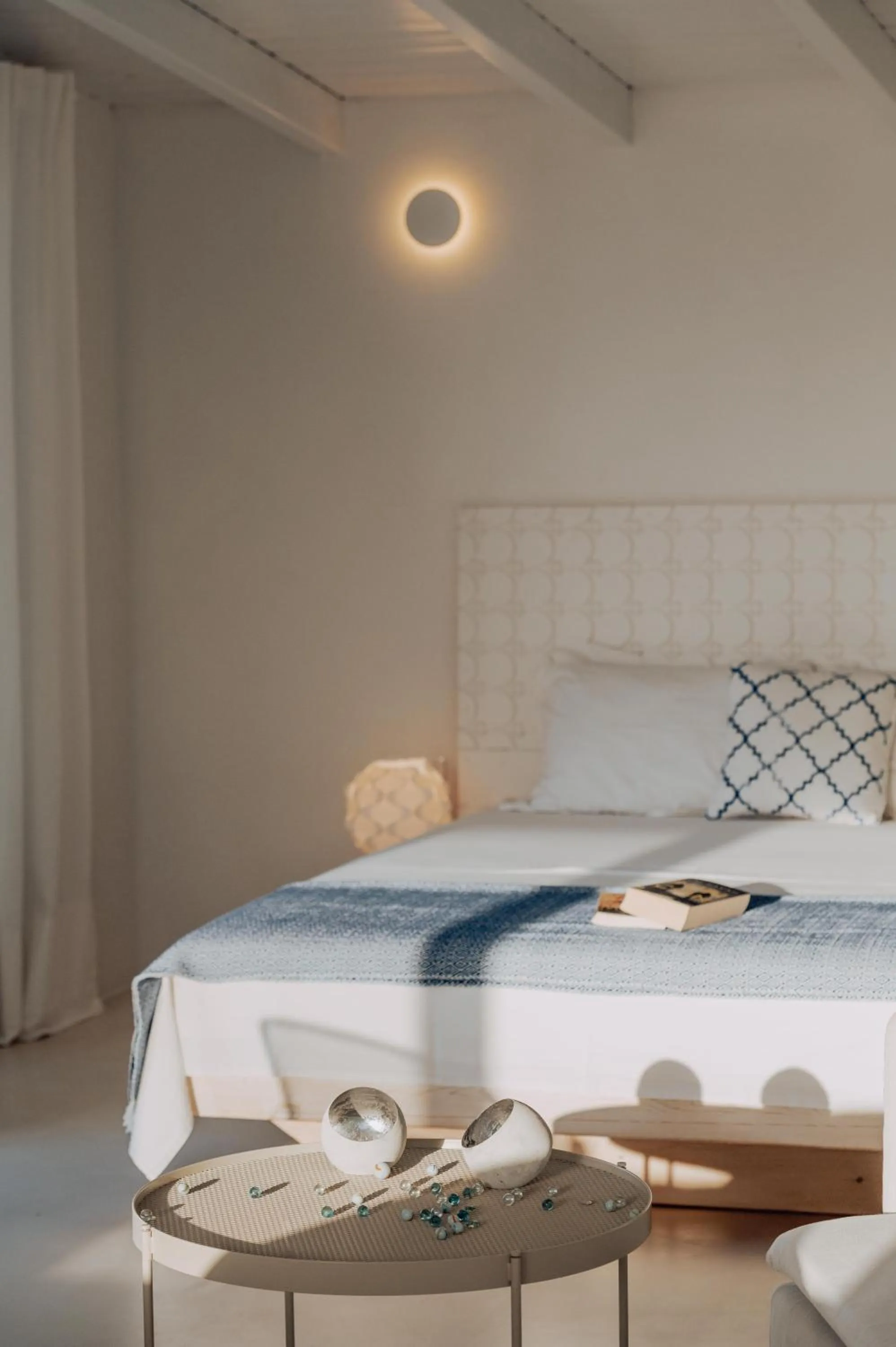 Bed in Die Zwei Brüder Art & Suites