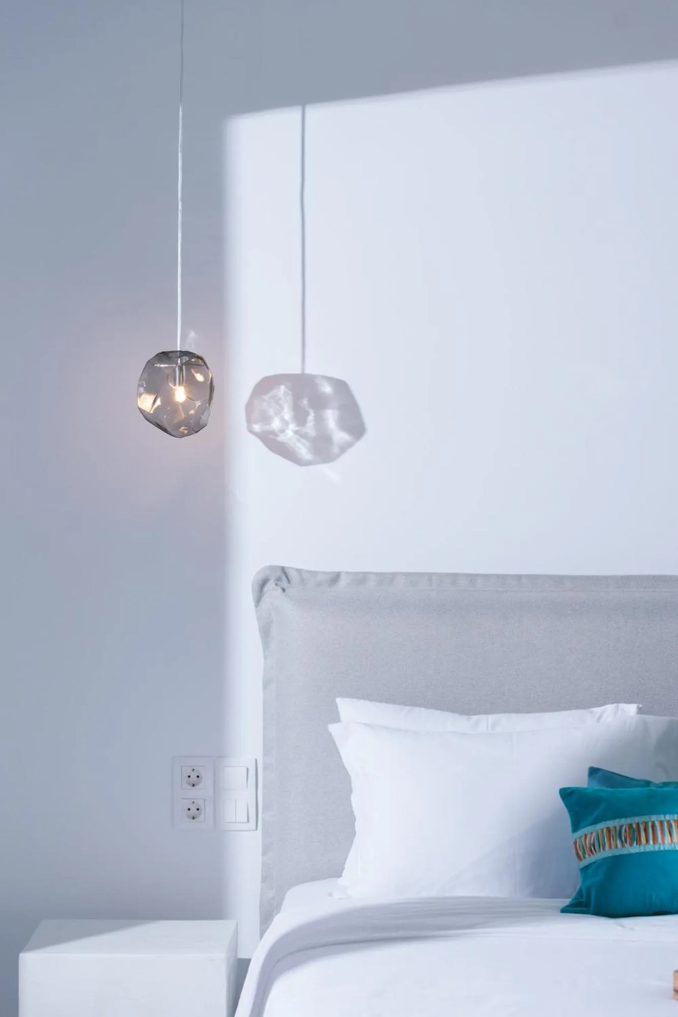 Bed in Die Zwei Brüder Art & Suites