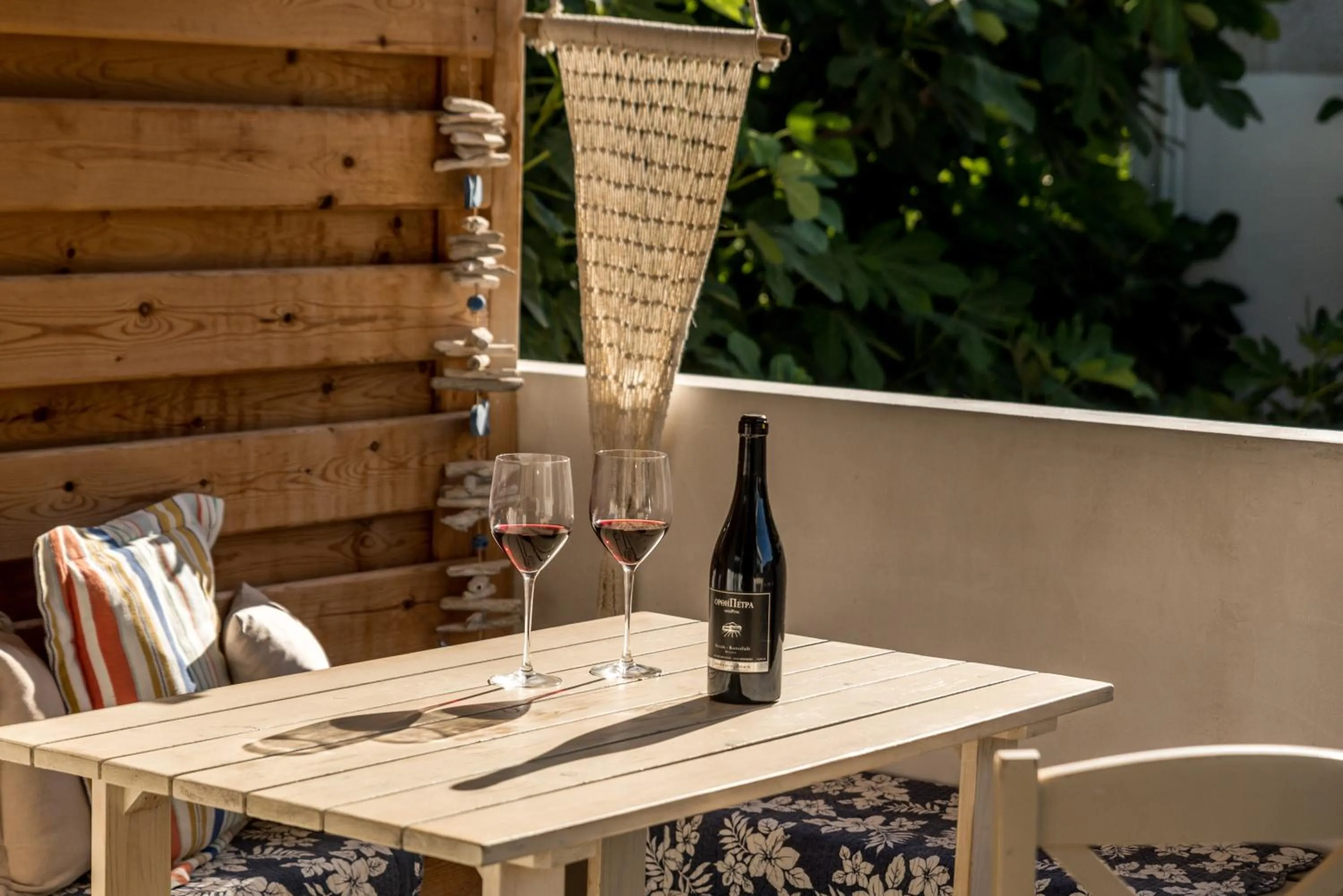 Die Zwei Brüder Art & Suites