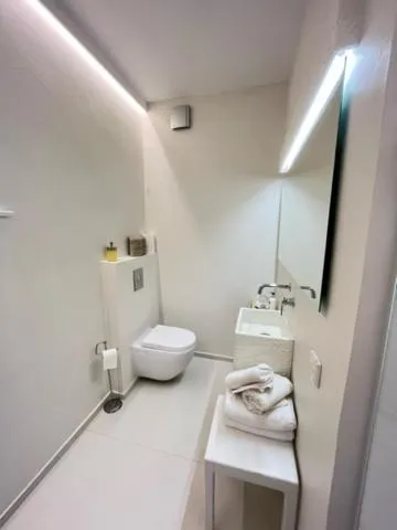 Die Zwei Brüder Art & Suites