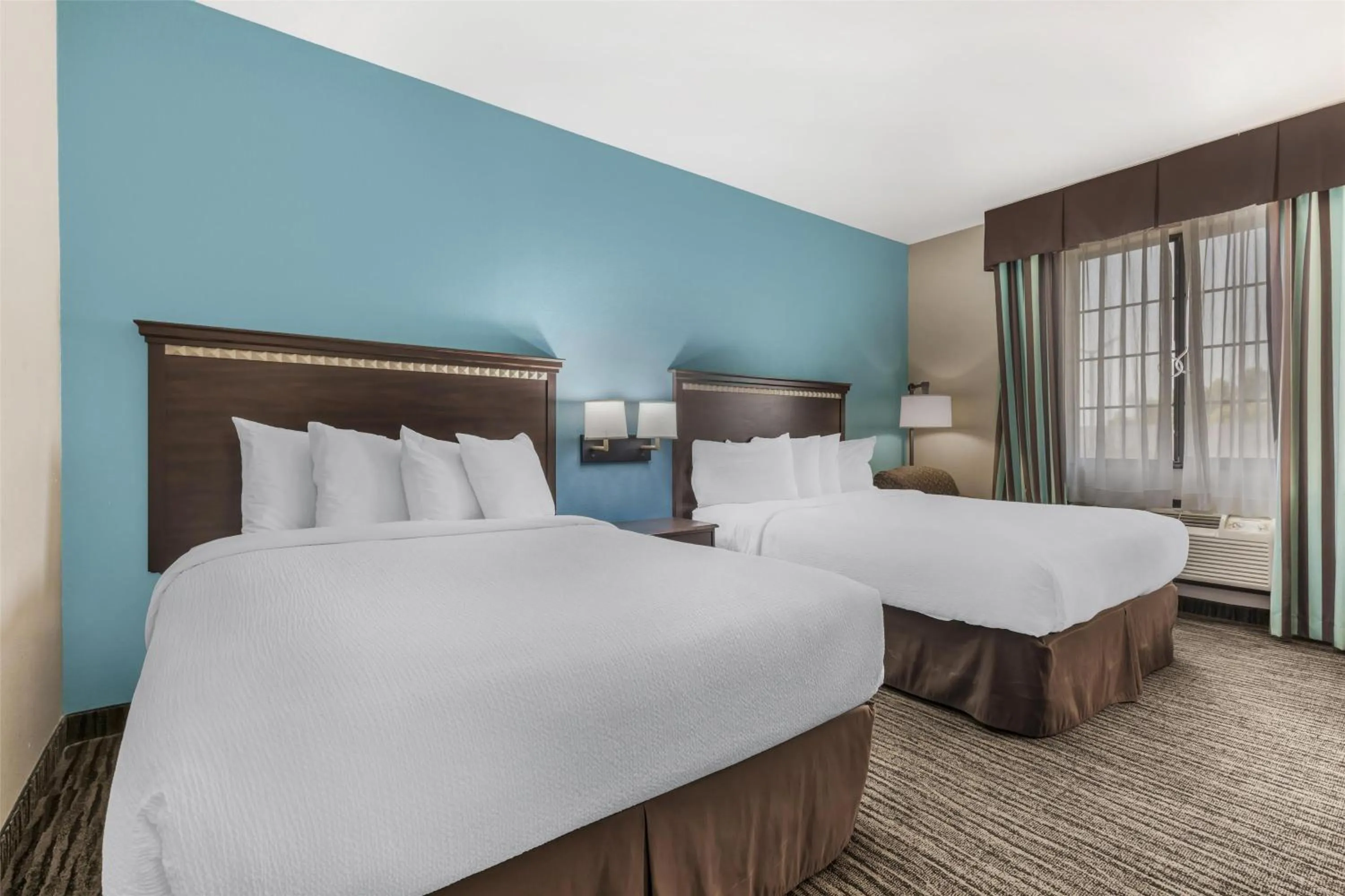 Bedroom, Bed in Best Western Mineola Inn