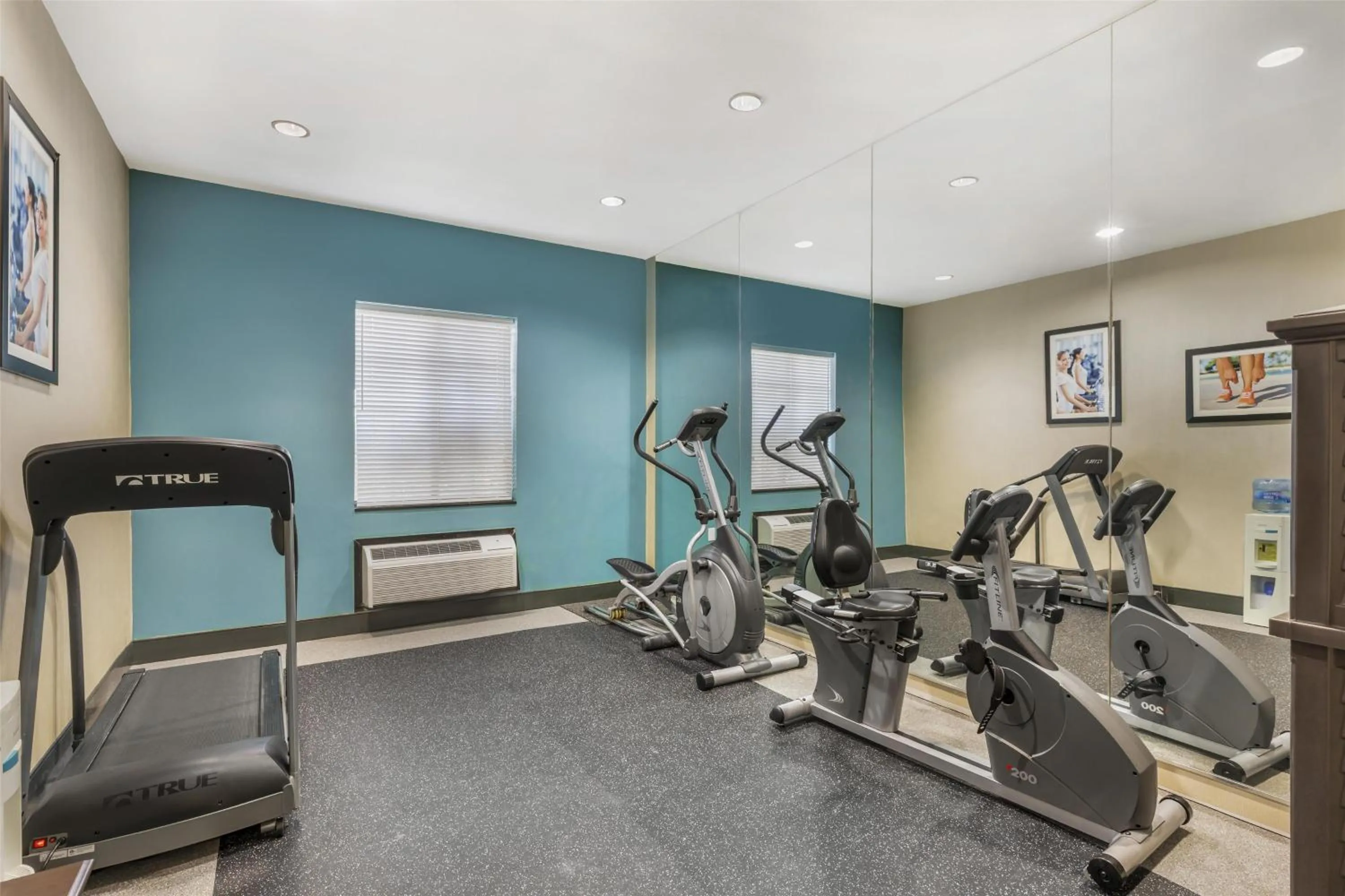 Fitness centre/facilities in Best Western Mineola Inn