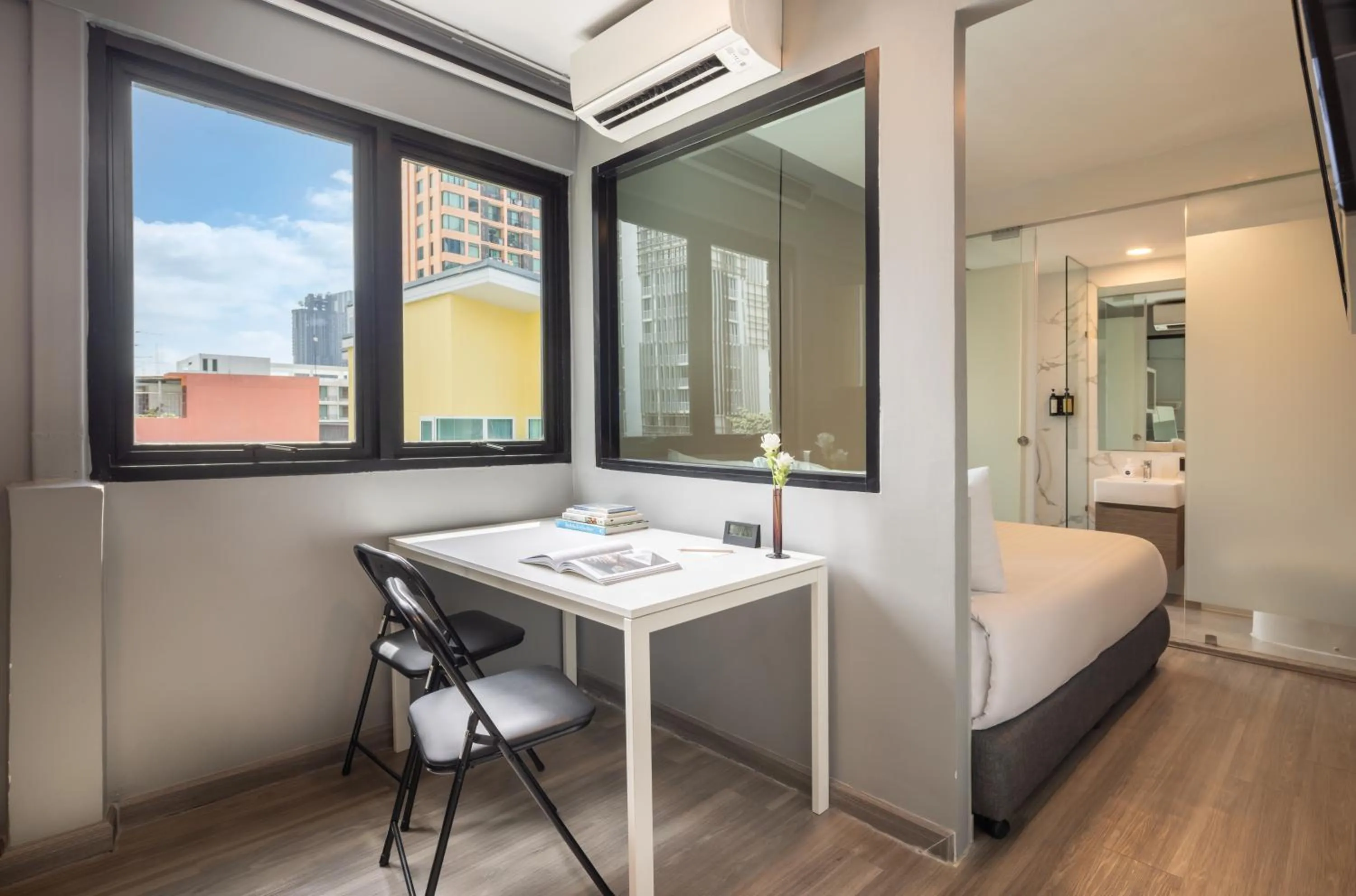 View (from property/room), Bed in SOVA Hotel Bangkok