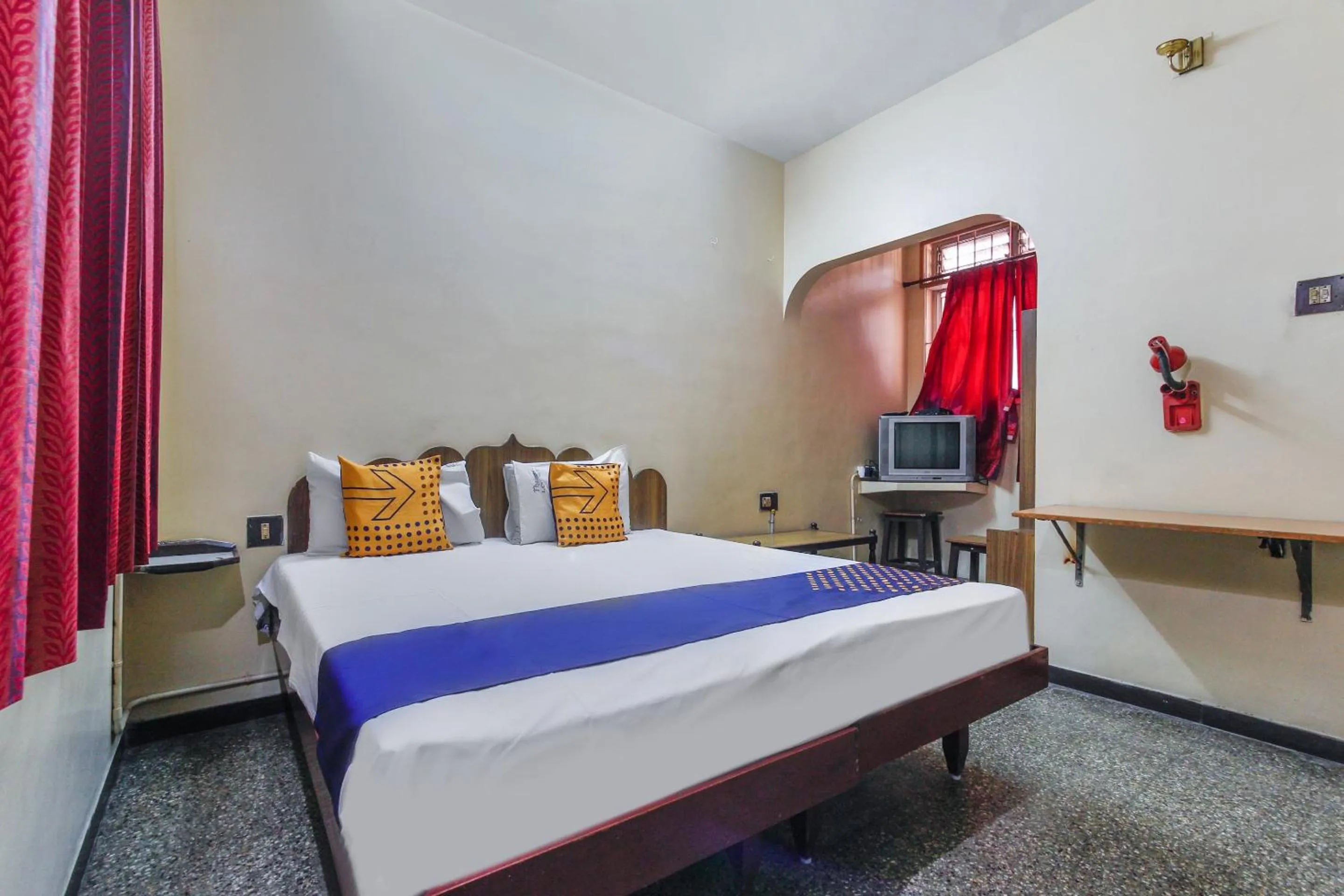 Bedroom, Bed in SPOT ON Thangam Lodge