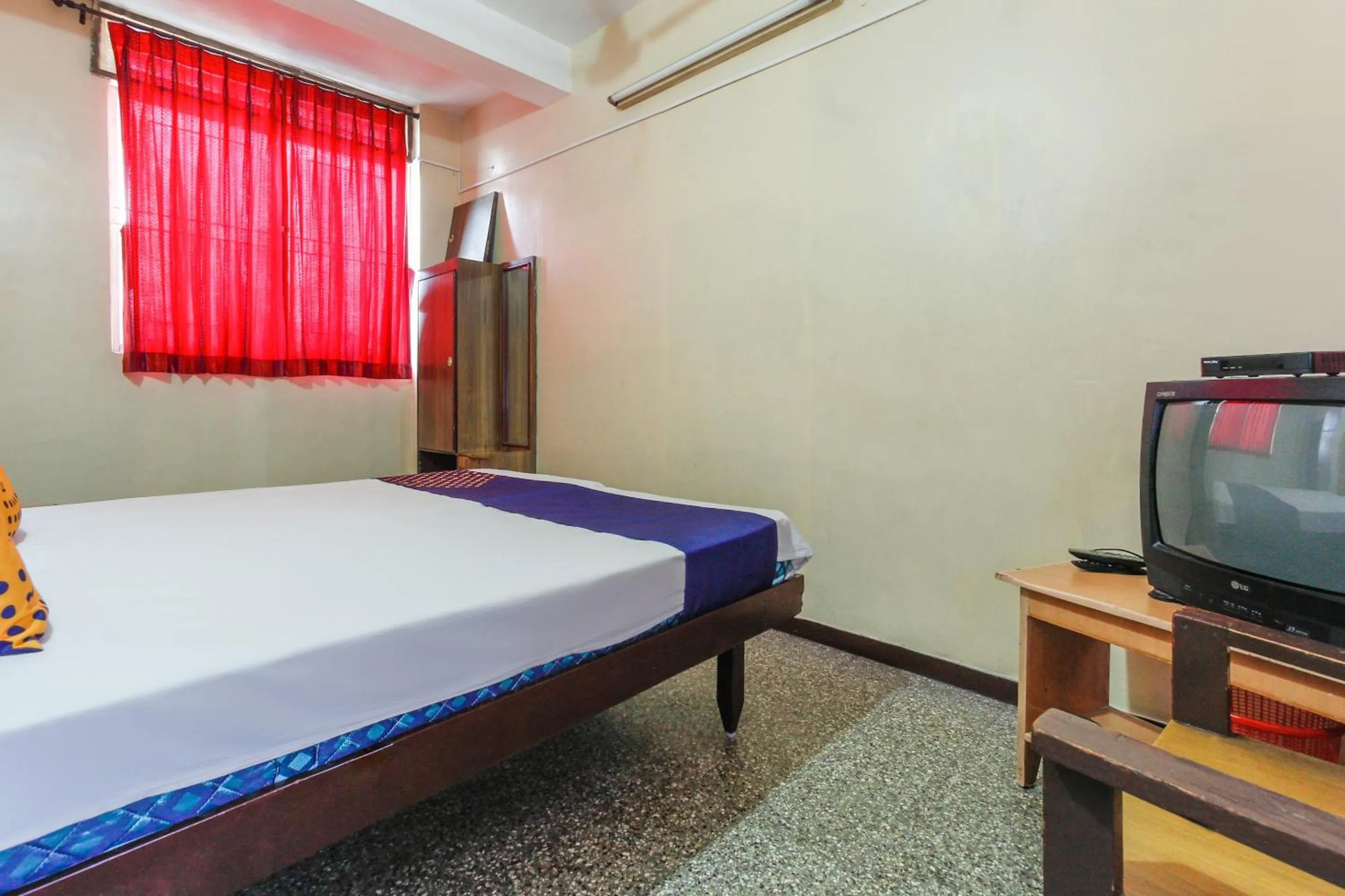 Bedroom, Bed in SPOT ON Thangam Lodge