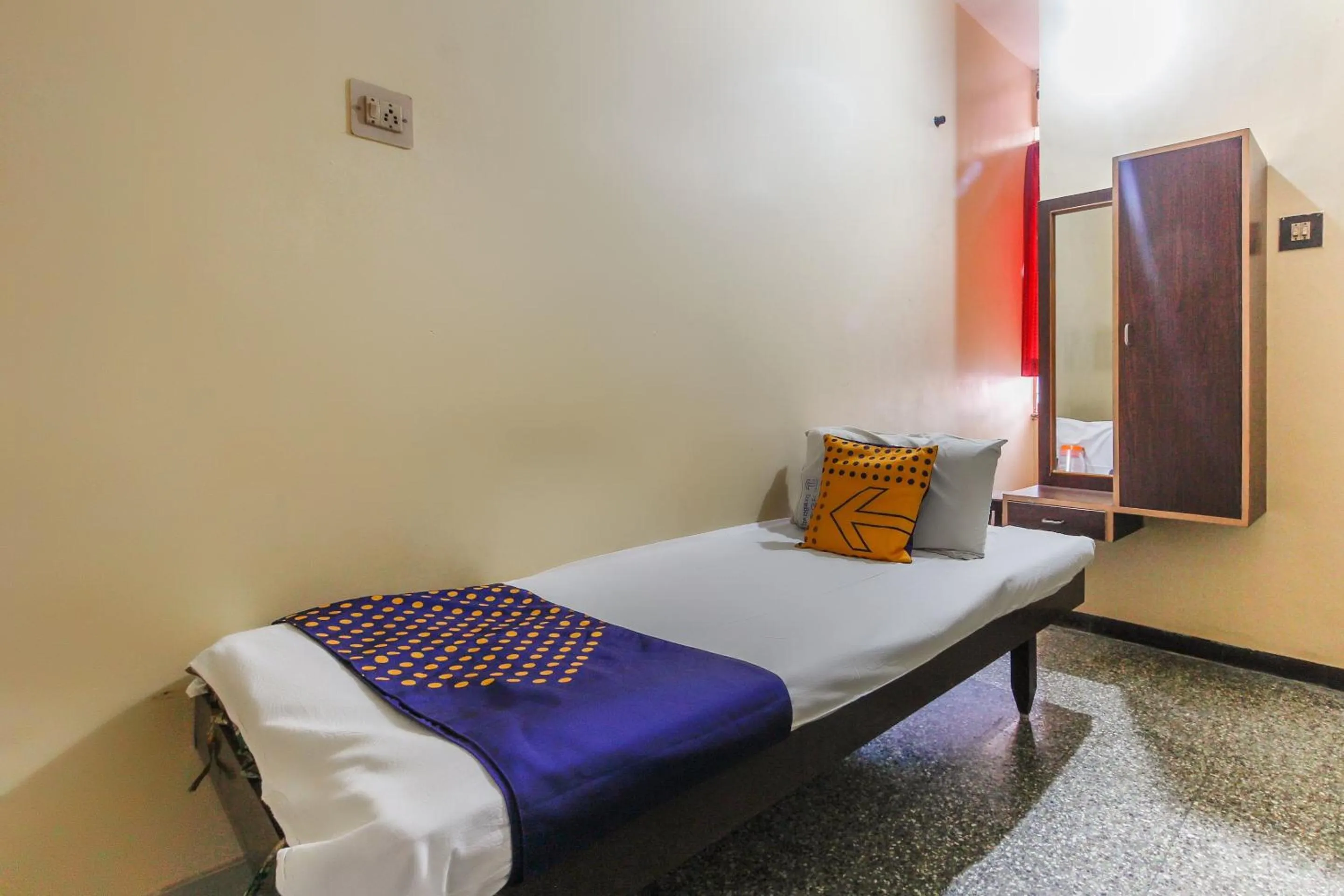 Bedroom, Bed in SPOT ON Thangam Lodge