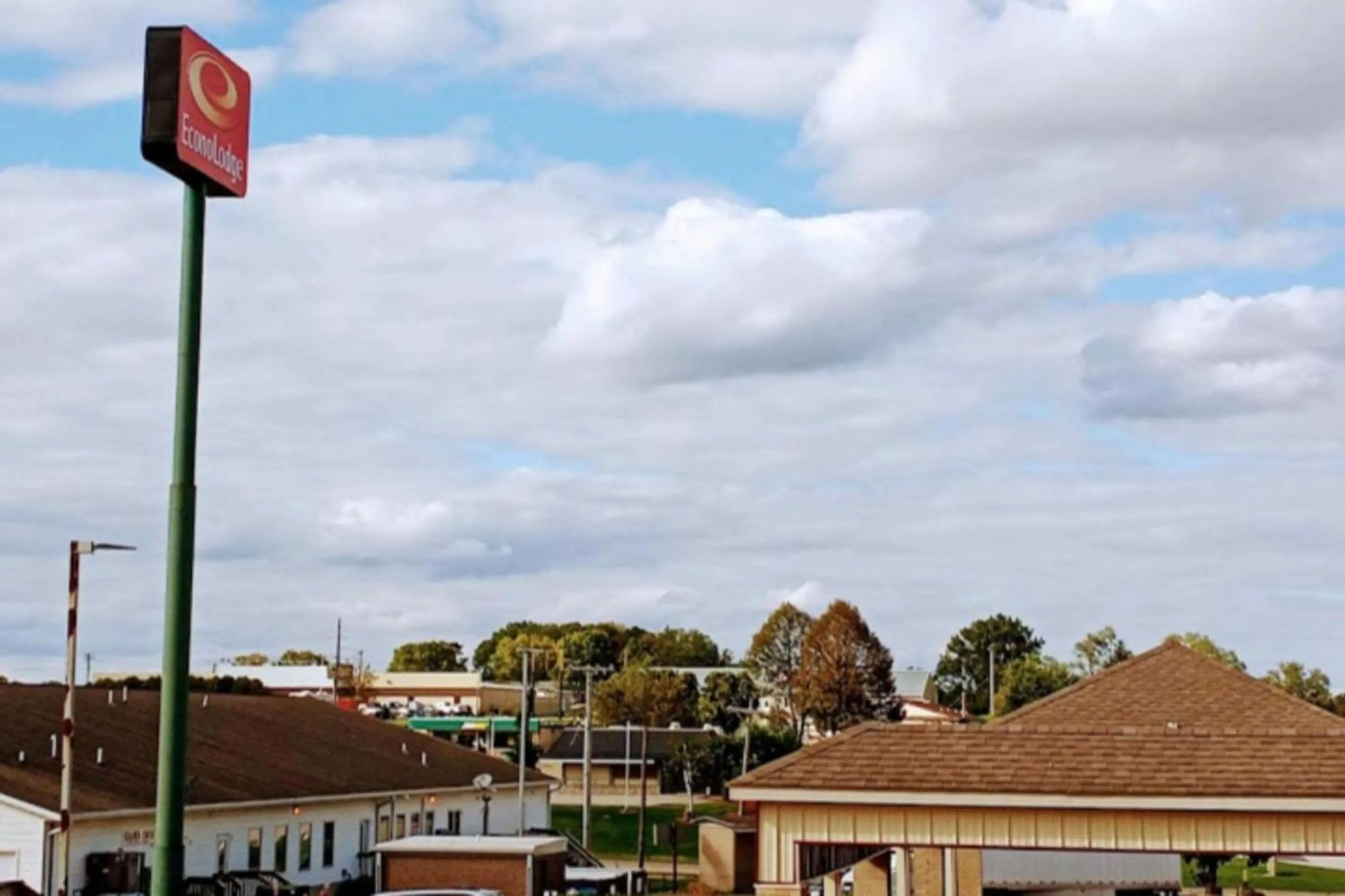 Property building in Econo Lodge