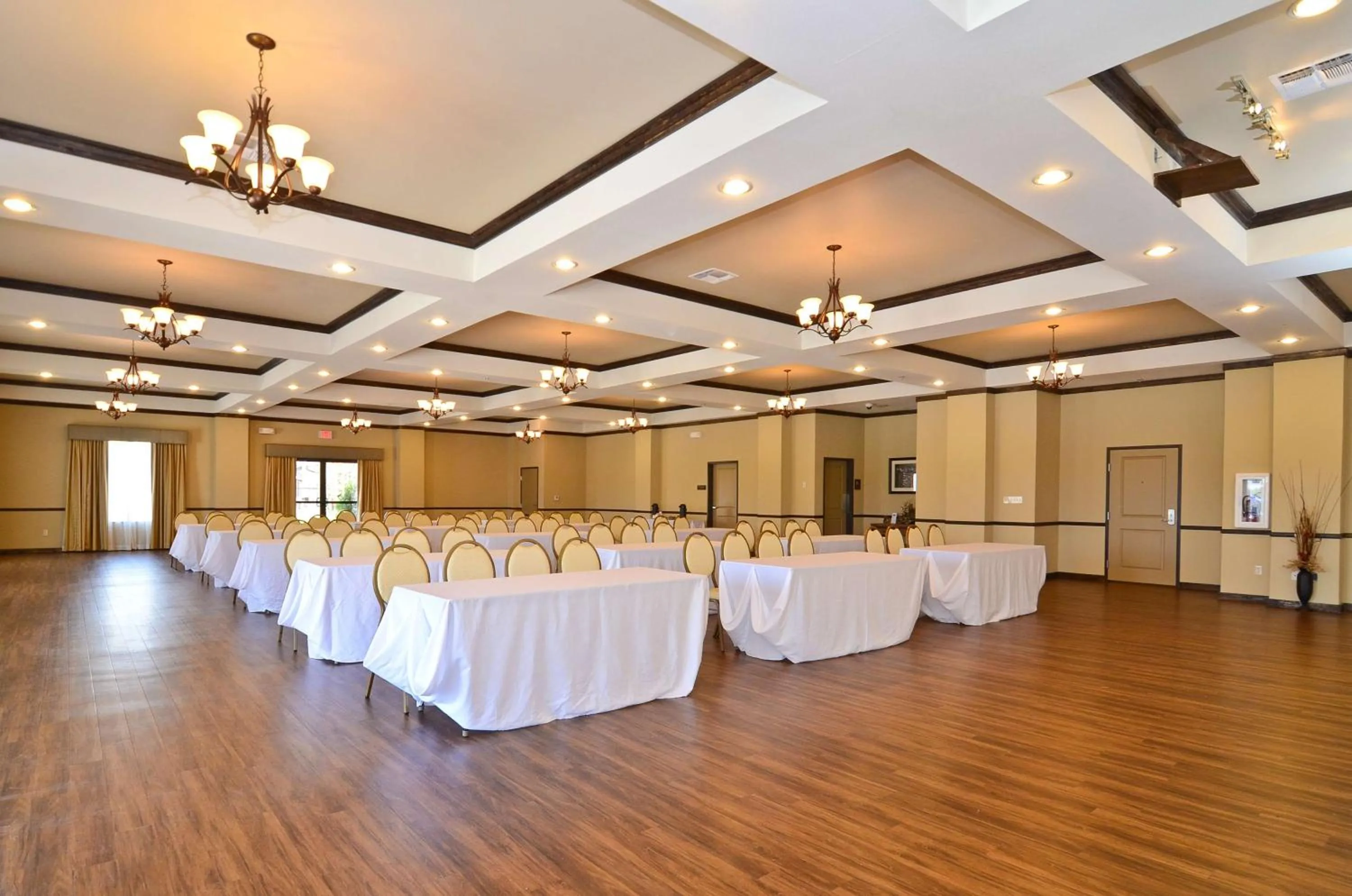 Meeting/conference room in Best Western Plus Emory at Lake Fork Inn & Suites