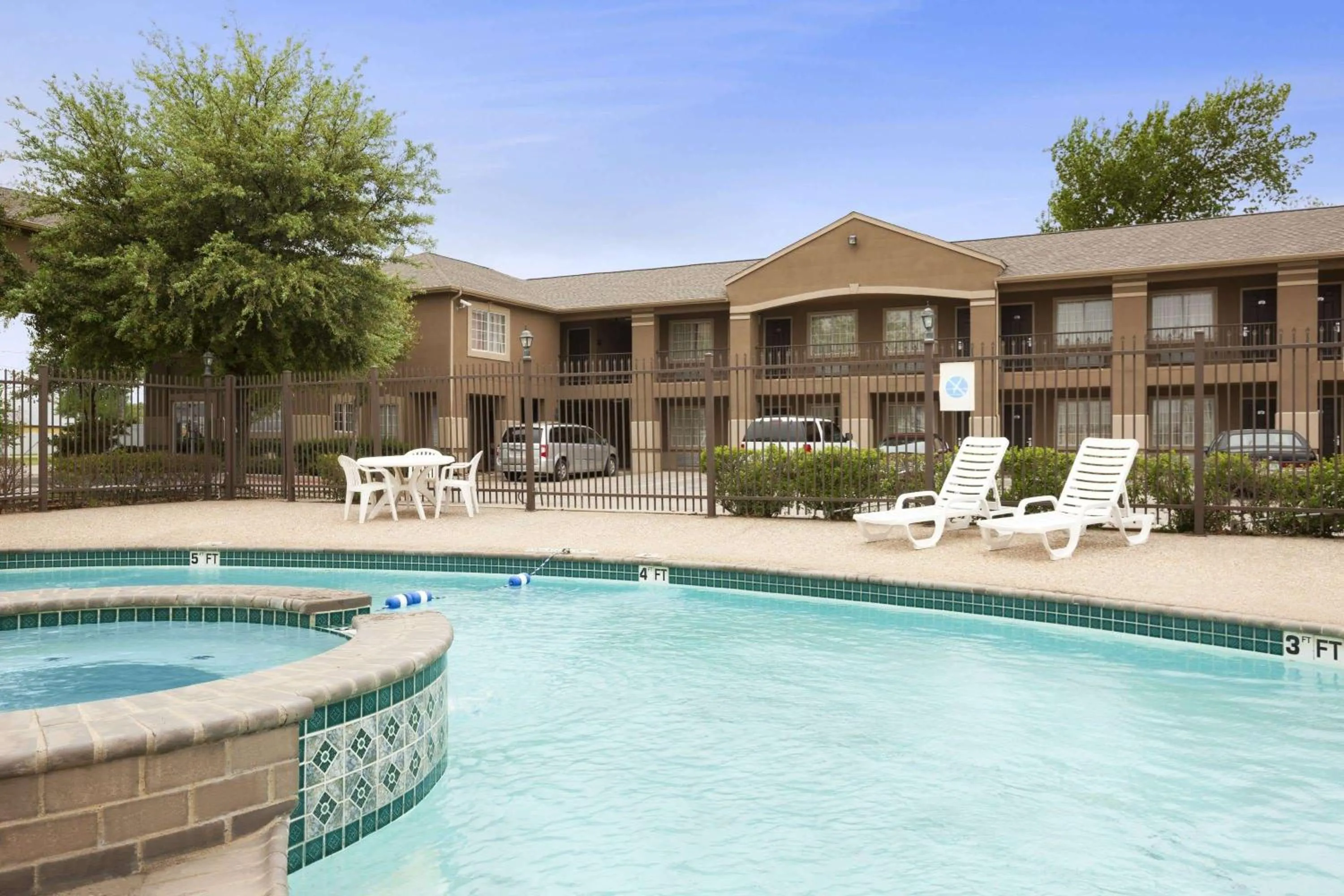 On site in Howard Johnson by Wyndham Grand Prairie Near Lone Star Park