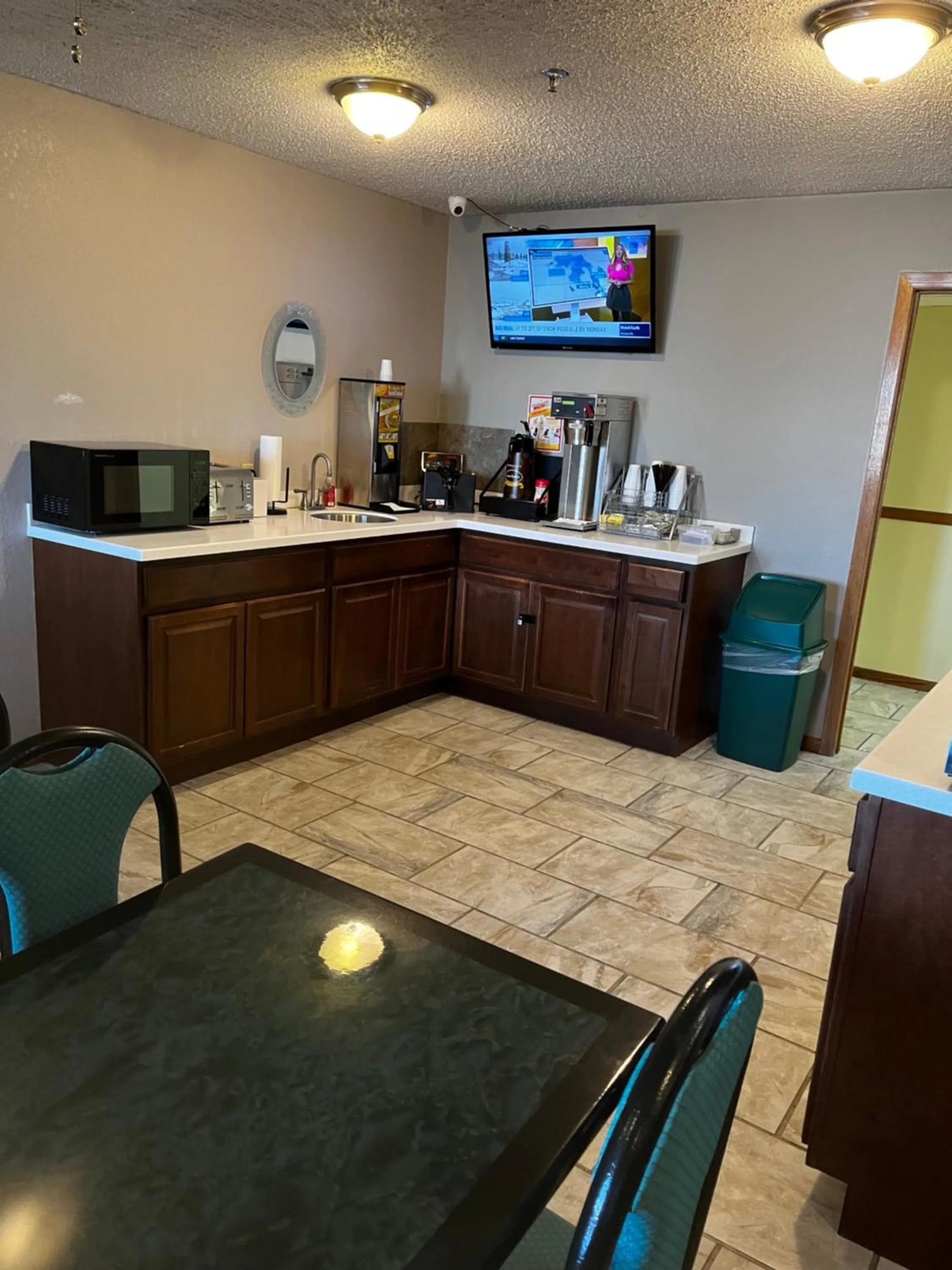 Breakfast in Super 8 by Wyndham Smithville Kansas City