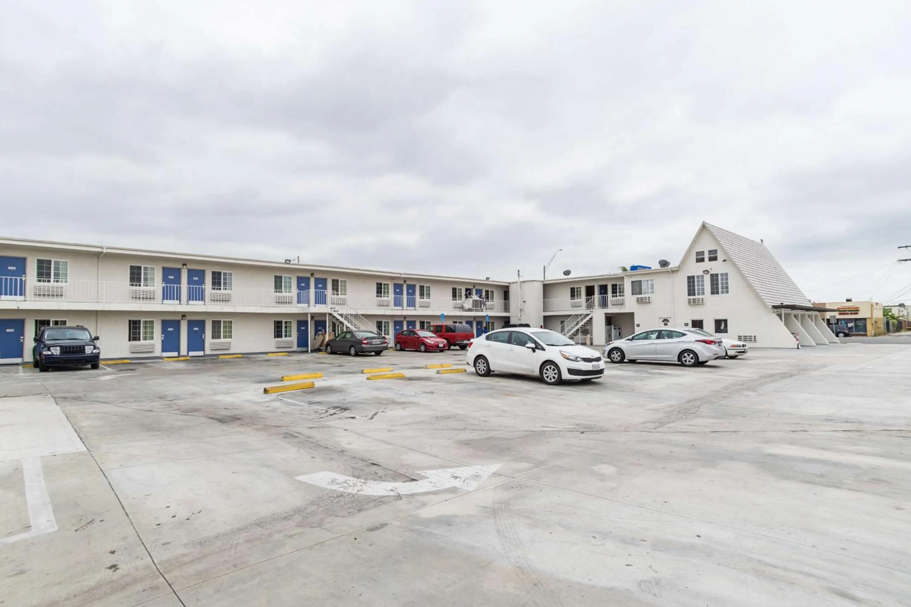 Property building in Motel 6-Long Beach, CA - International City