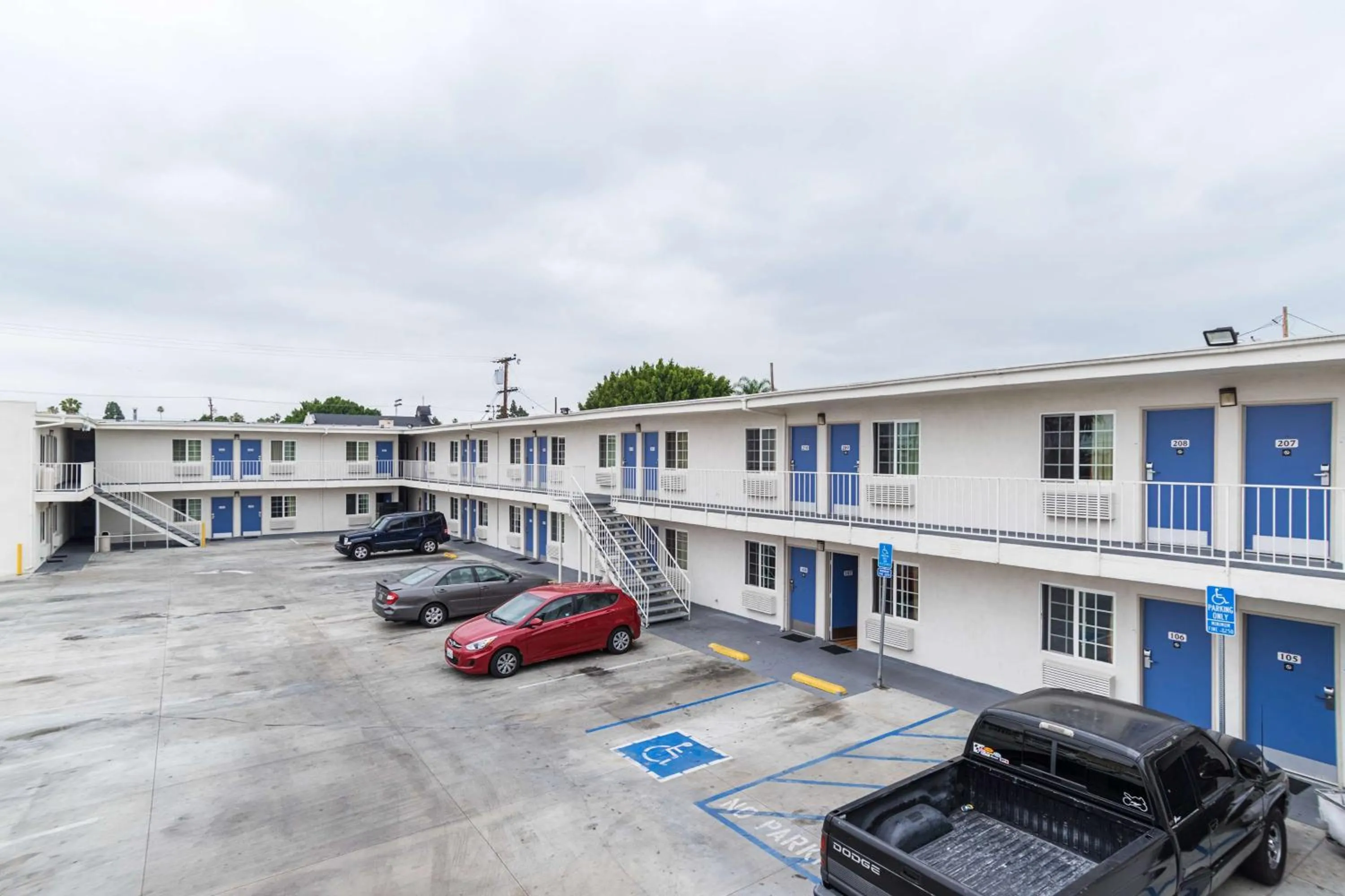 Property building in Motel 6-Long Beach, CA - International City