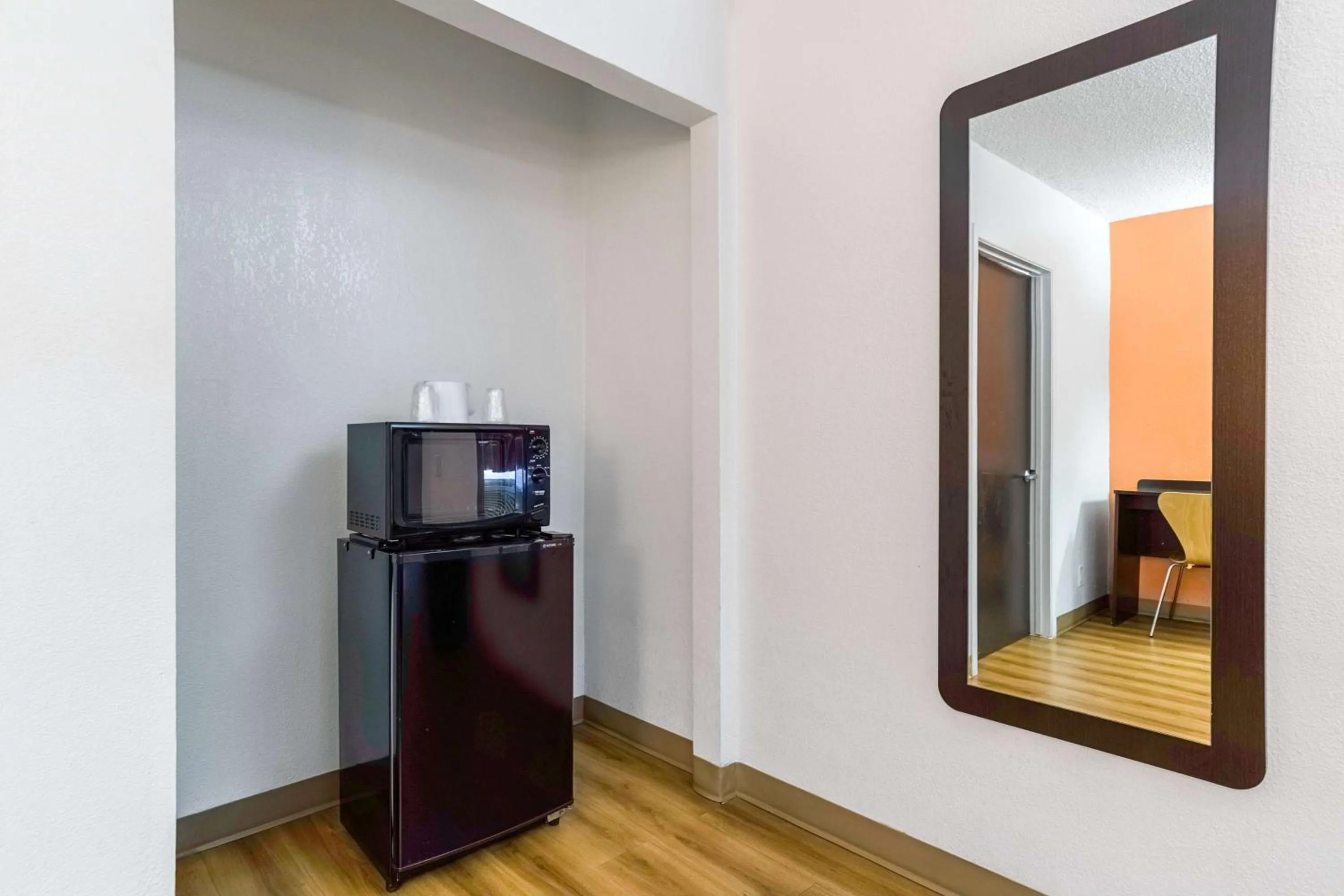 Photo of the whole room in Motel 6-Long Beach, CA - International City