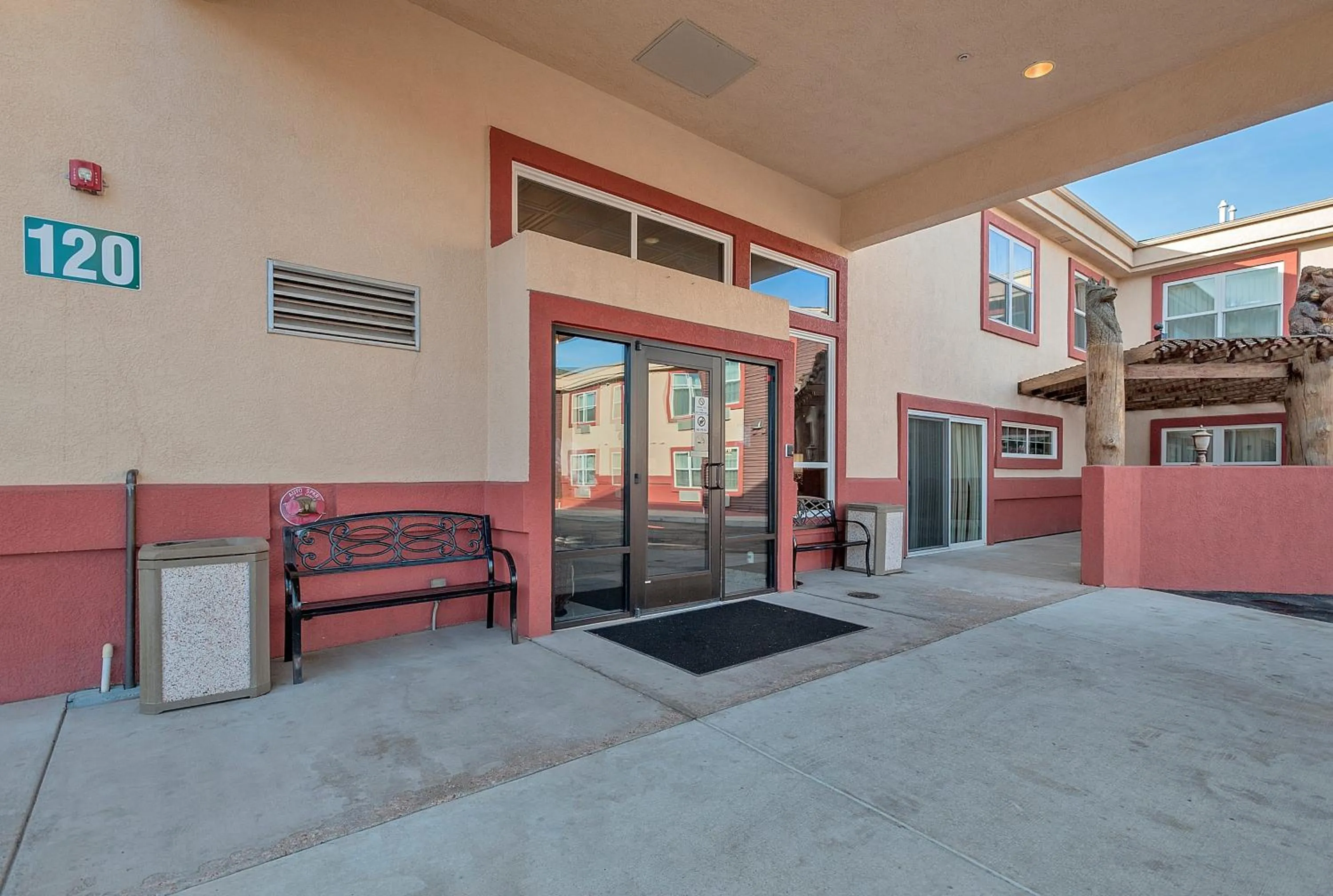 Facade/entrance in Days Inn by Wyndham Manitou Springs