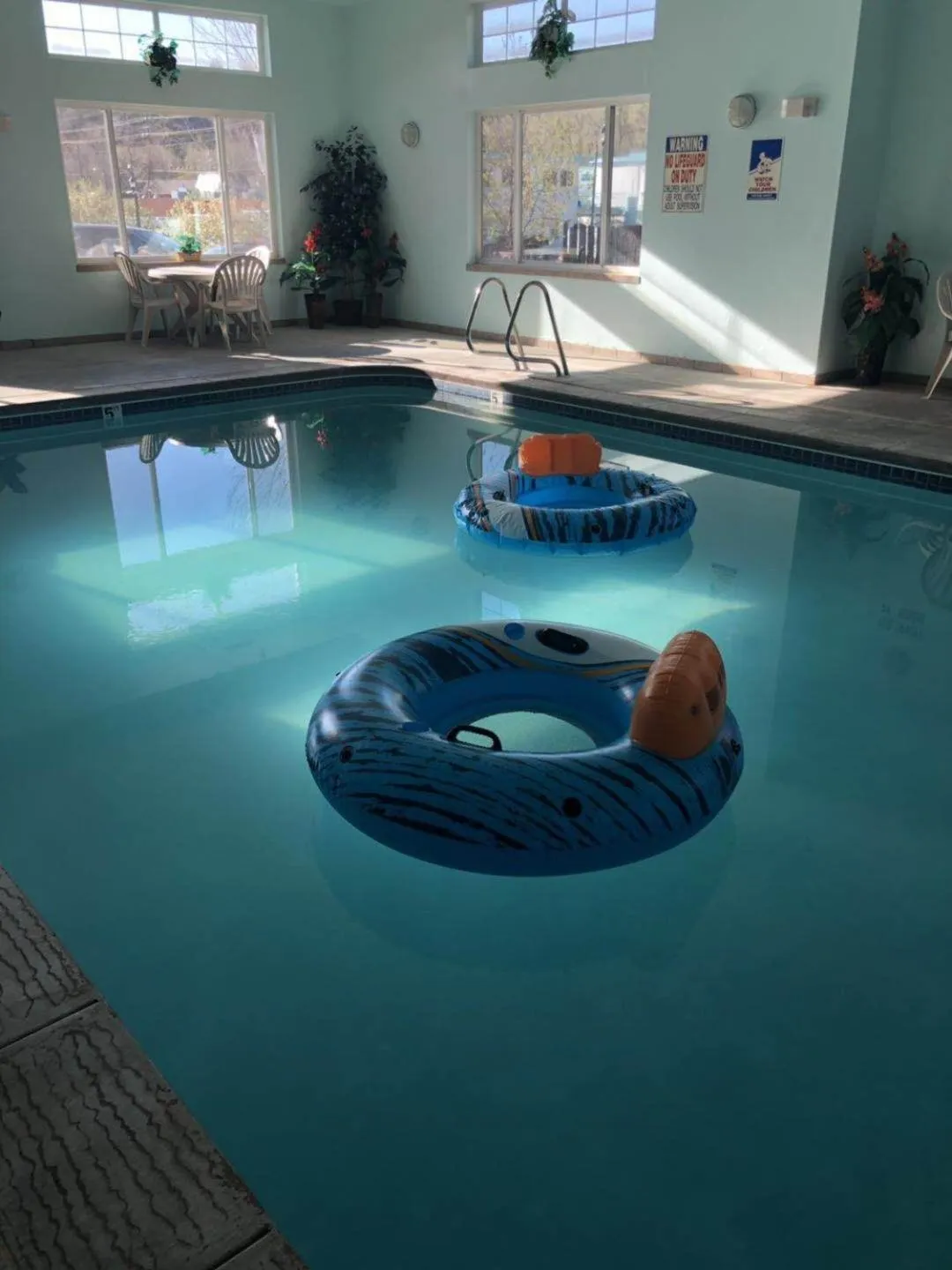 Swimming pool in Days Inn by Wyndham Manitou Springs