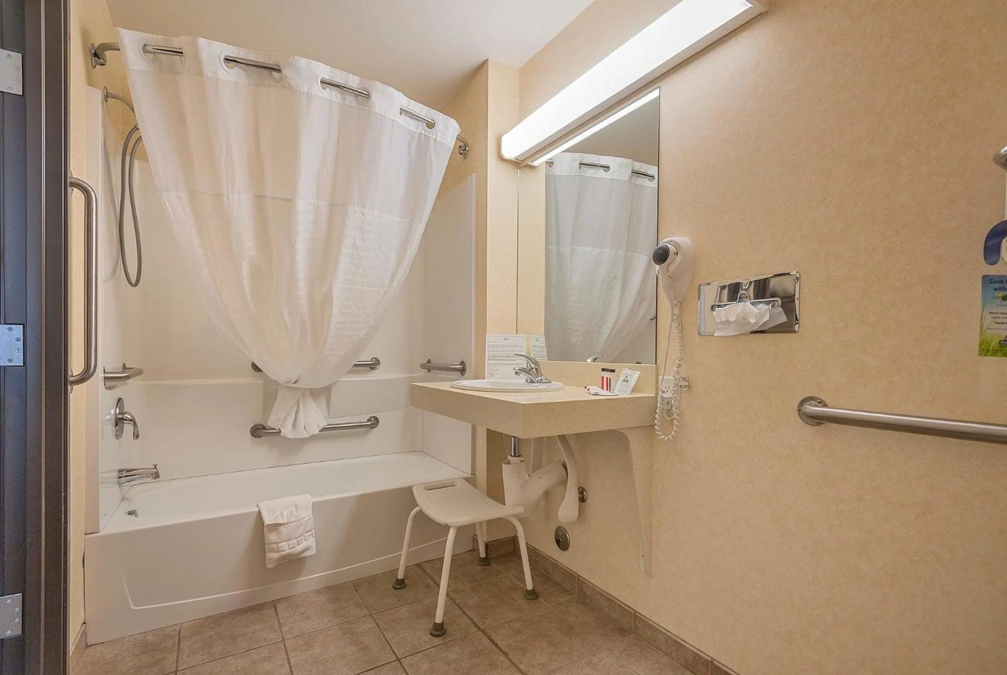 Bath in Days Inn by Wyndham Manitou Springs