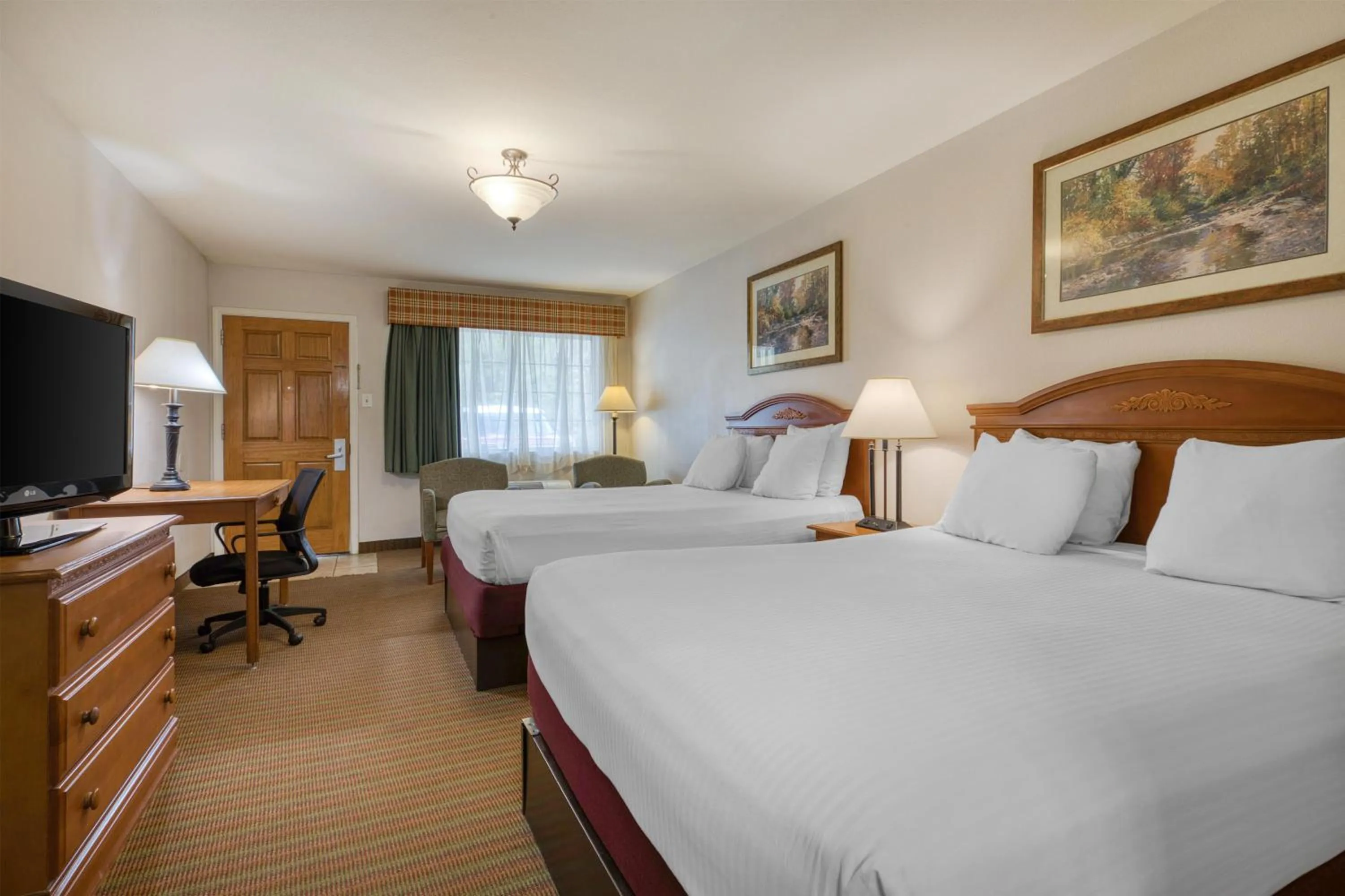 Bedroom, Bed in SureStay Hotel by Best Western Leesville