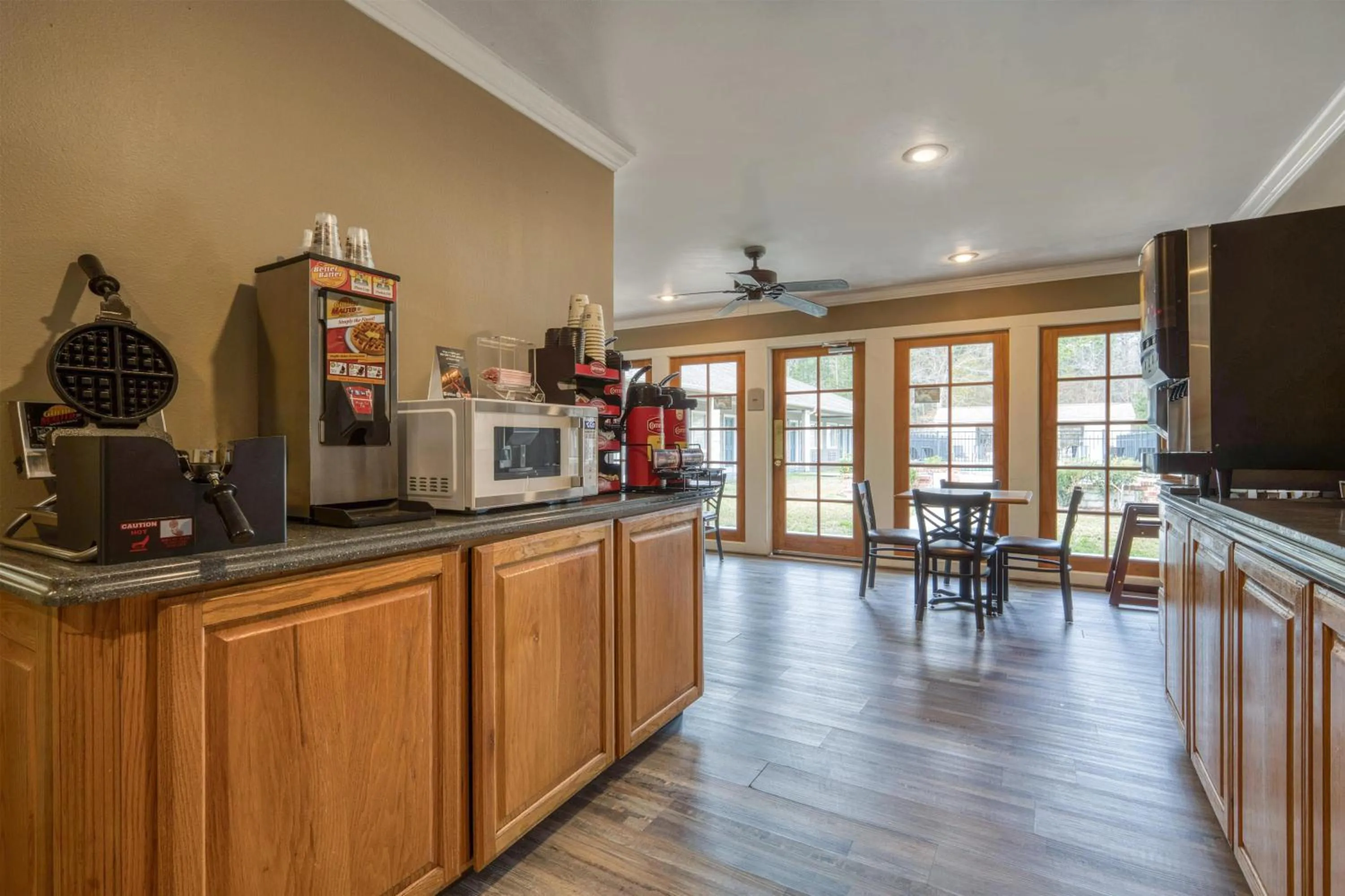 Breakfast in SureStay Hotel by Best Western Leesville