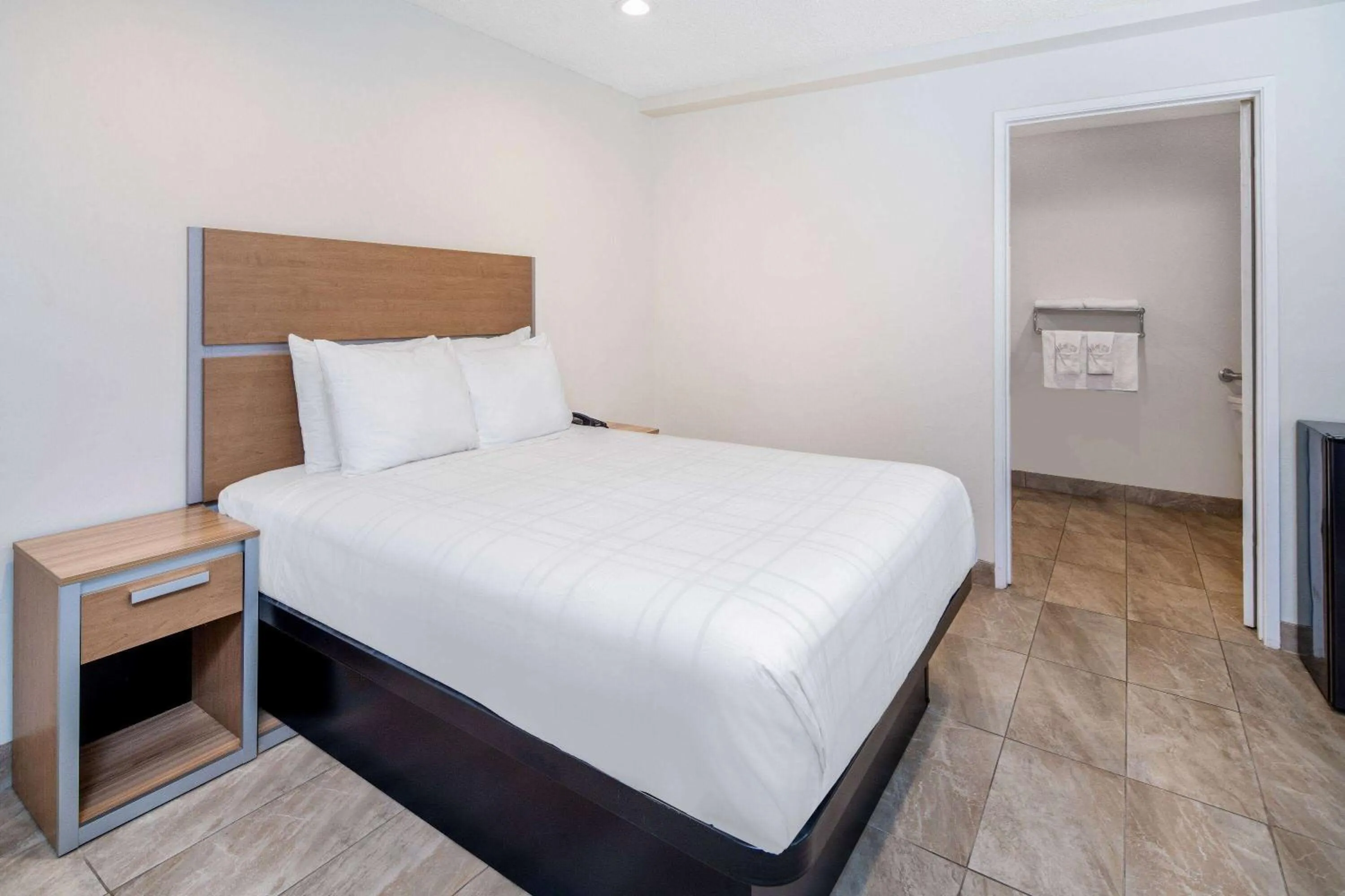 Photo of the whole room in Super 8 by Wyndham Bakersfield CA