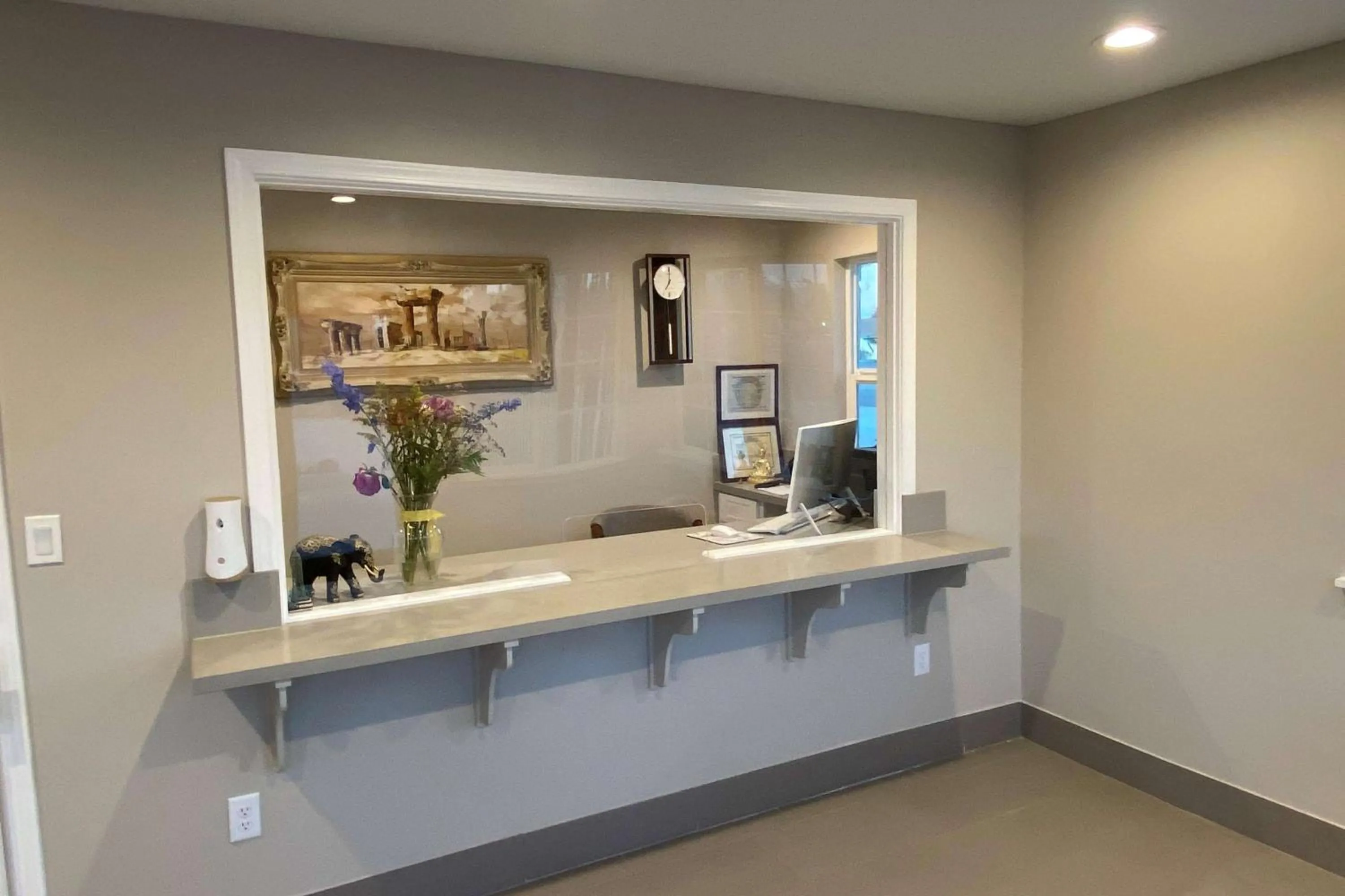 Lobby or reception in Super 8 by Wyndham Bakersfield CA