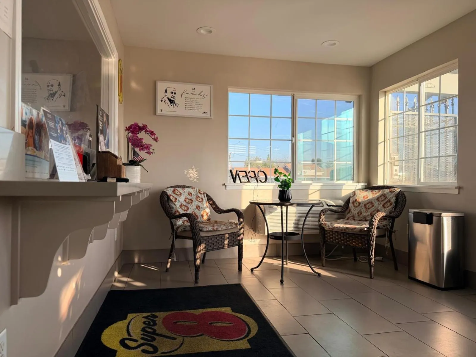 Lobby or reception in Super 8 by Wyndham Bakersfield CA