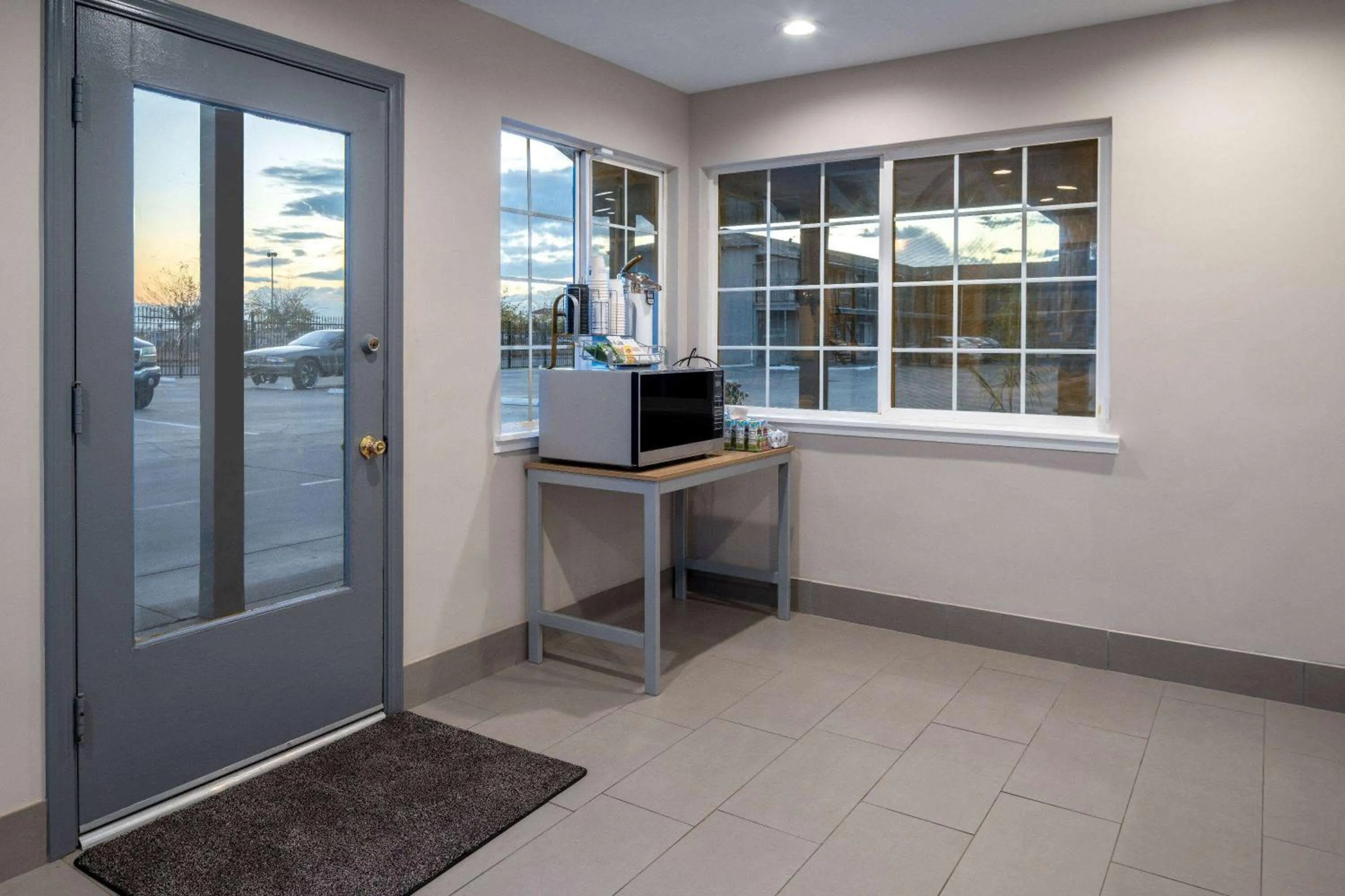 Lobby or reception in Super 8 by Wyndham Bakersfield CA