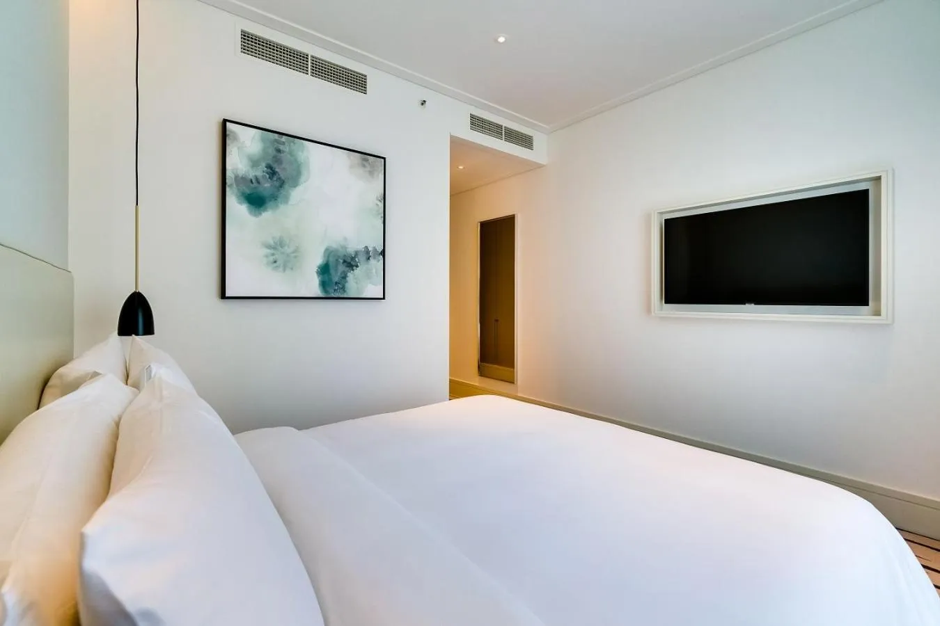 Bed in Vida Downtown Residences