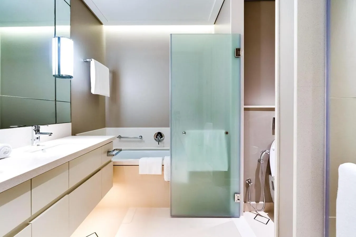 Shower in Vida Downtown Residences