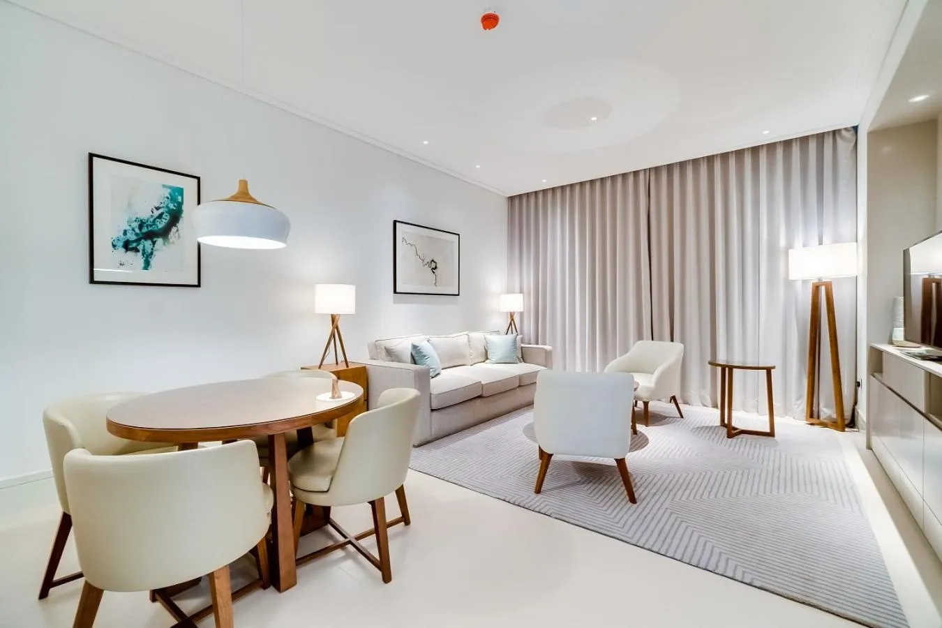 Living room, Bed in Vida Downtown Residences