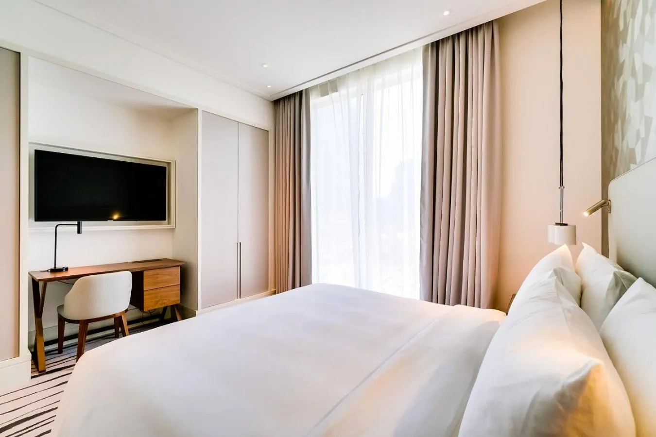 Bed in Vida Downtown Residences