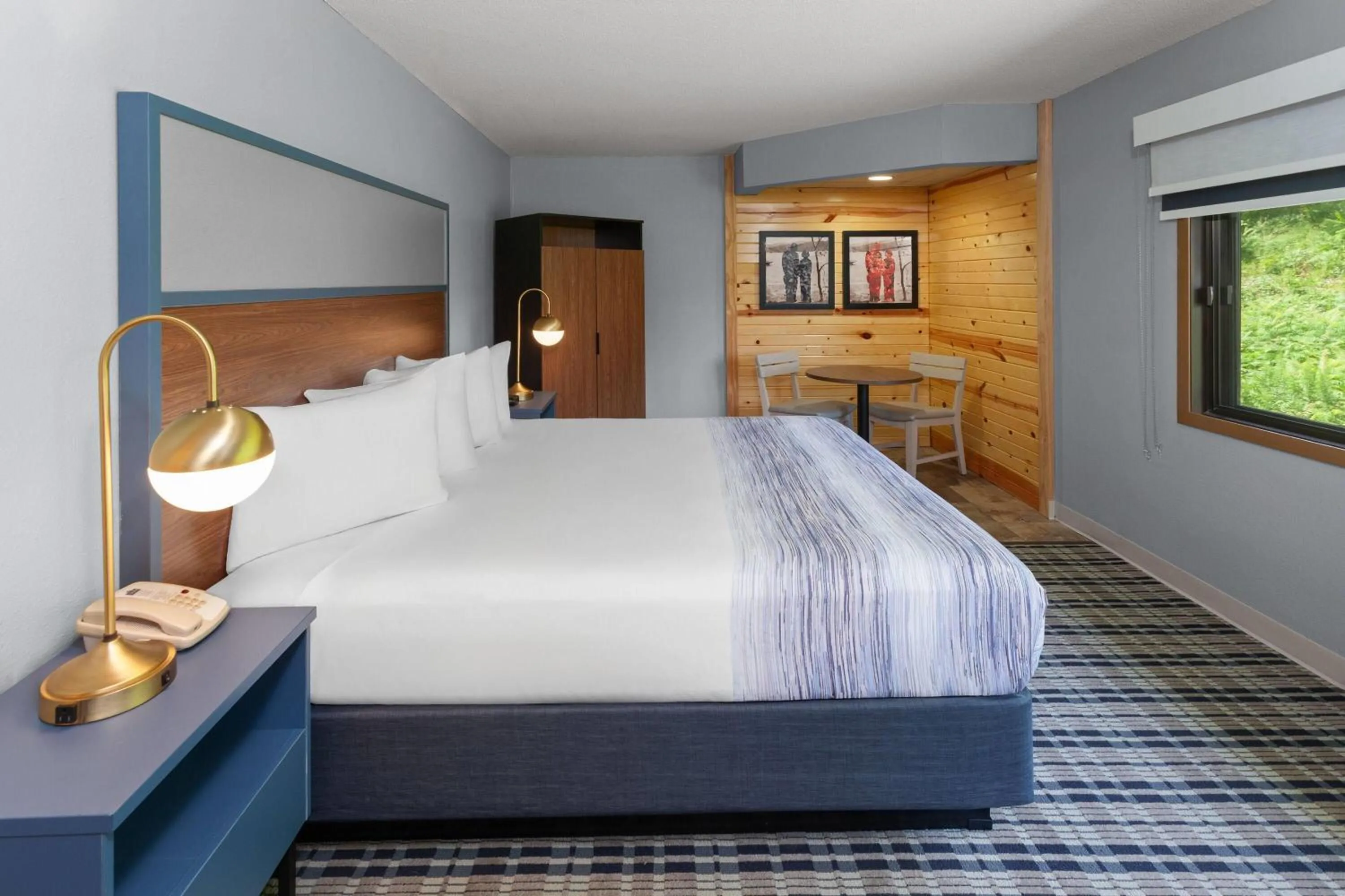 Photo of the whole room, Bed in AmericInn by Wyndham West Salem