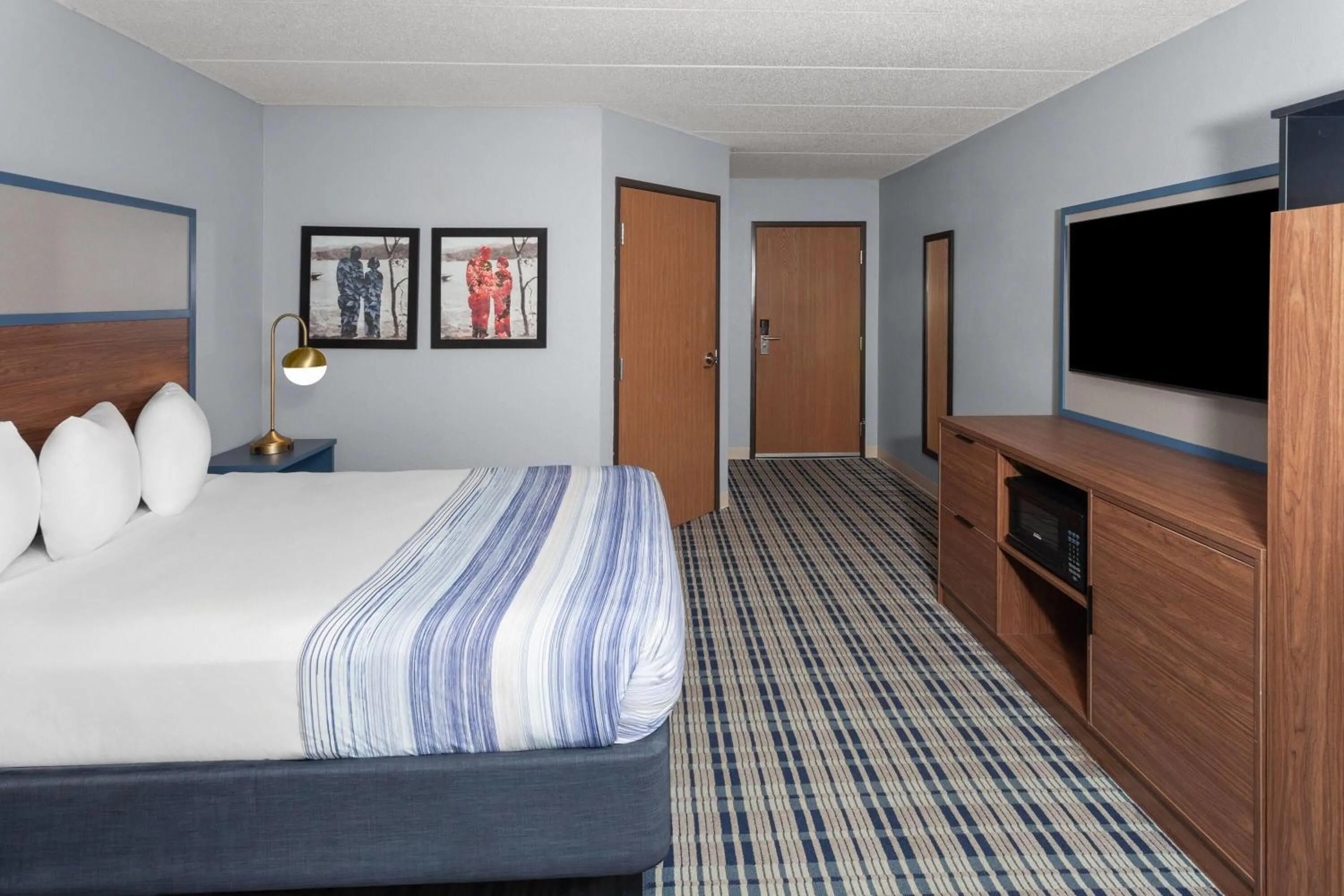 Photo of the whole room, Bed in AmericInn by Wyndham West Salem