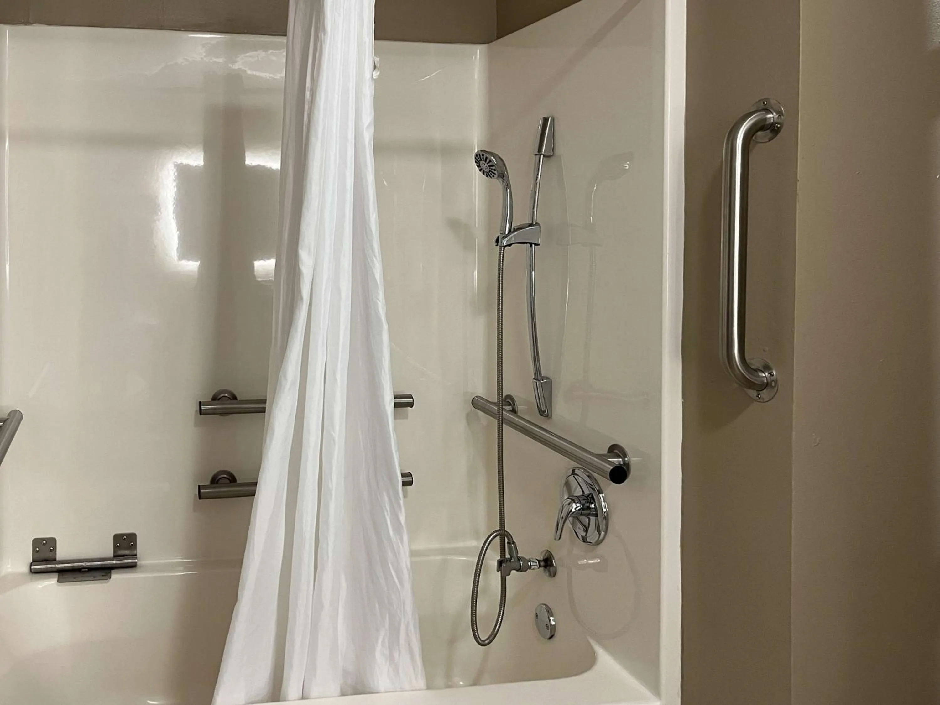 Bathroom in Motel 6 Houma, LA