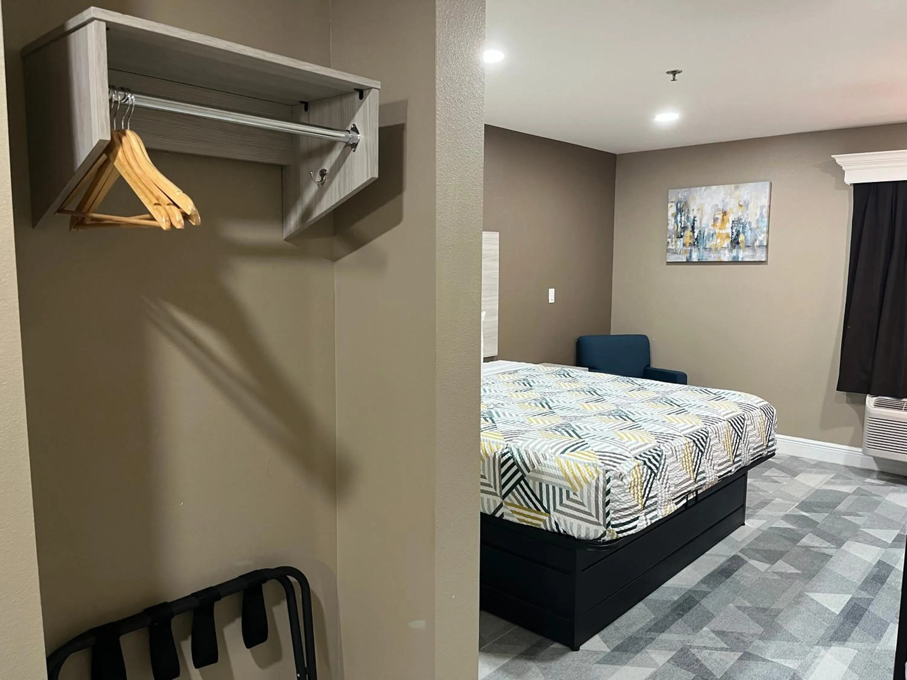 Bed in Motel 6 Houma, LA