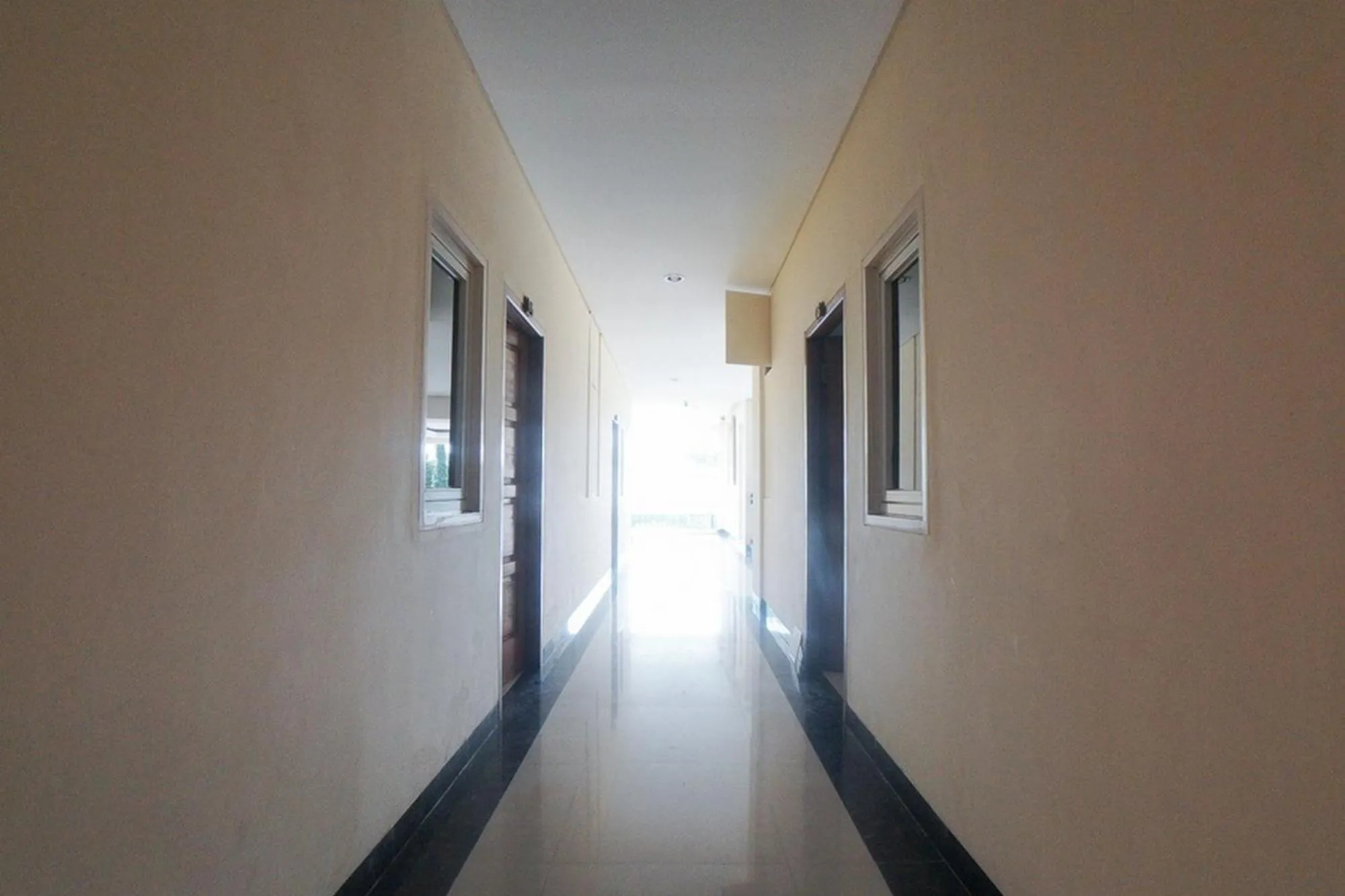 Balcony/Terrace in RedDoorz Plus near Green Pramuka Square Mall