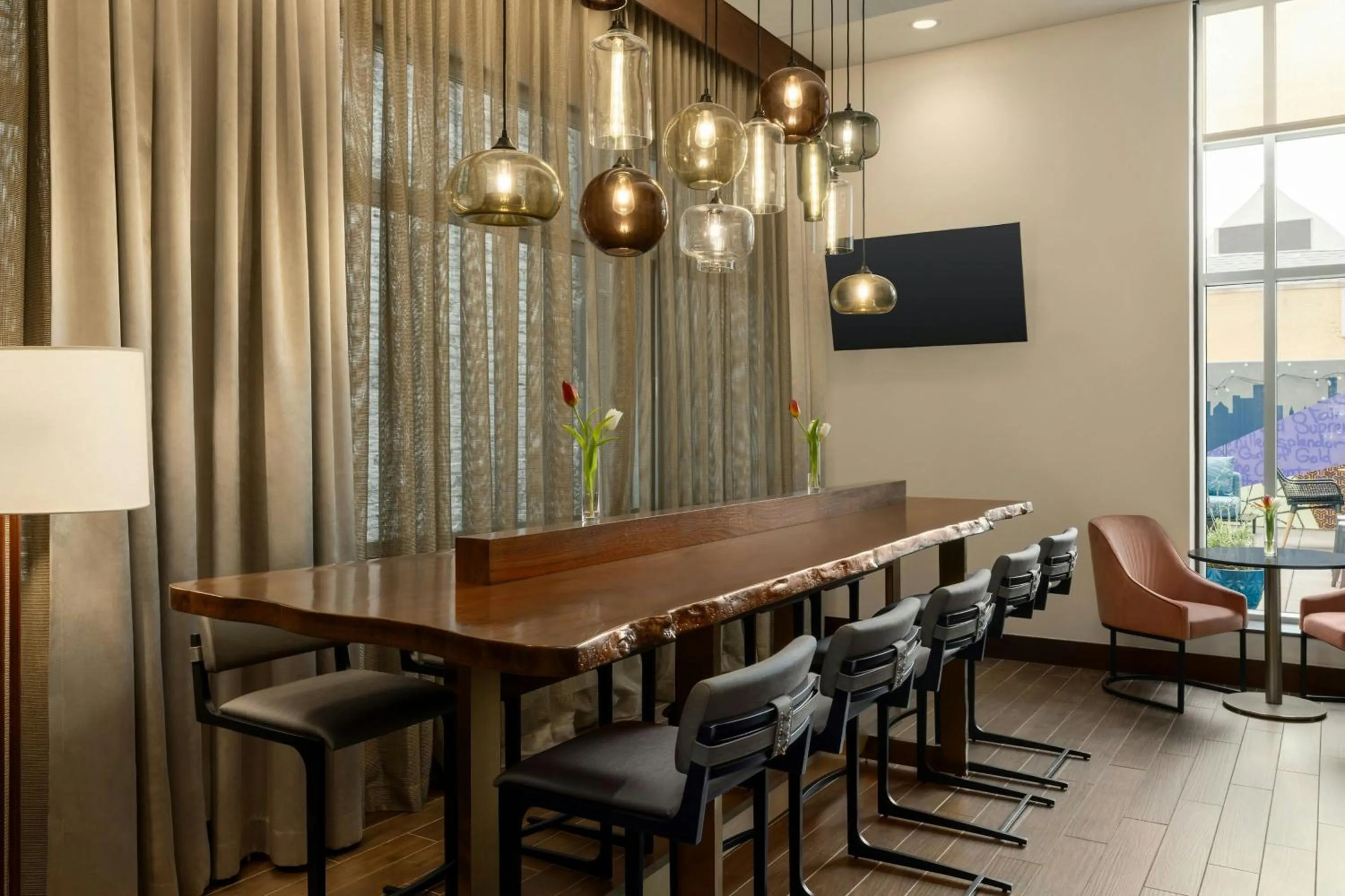 Restaurant/places to eat in Courtyard by Marriott San Francisco Union Square