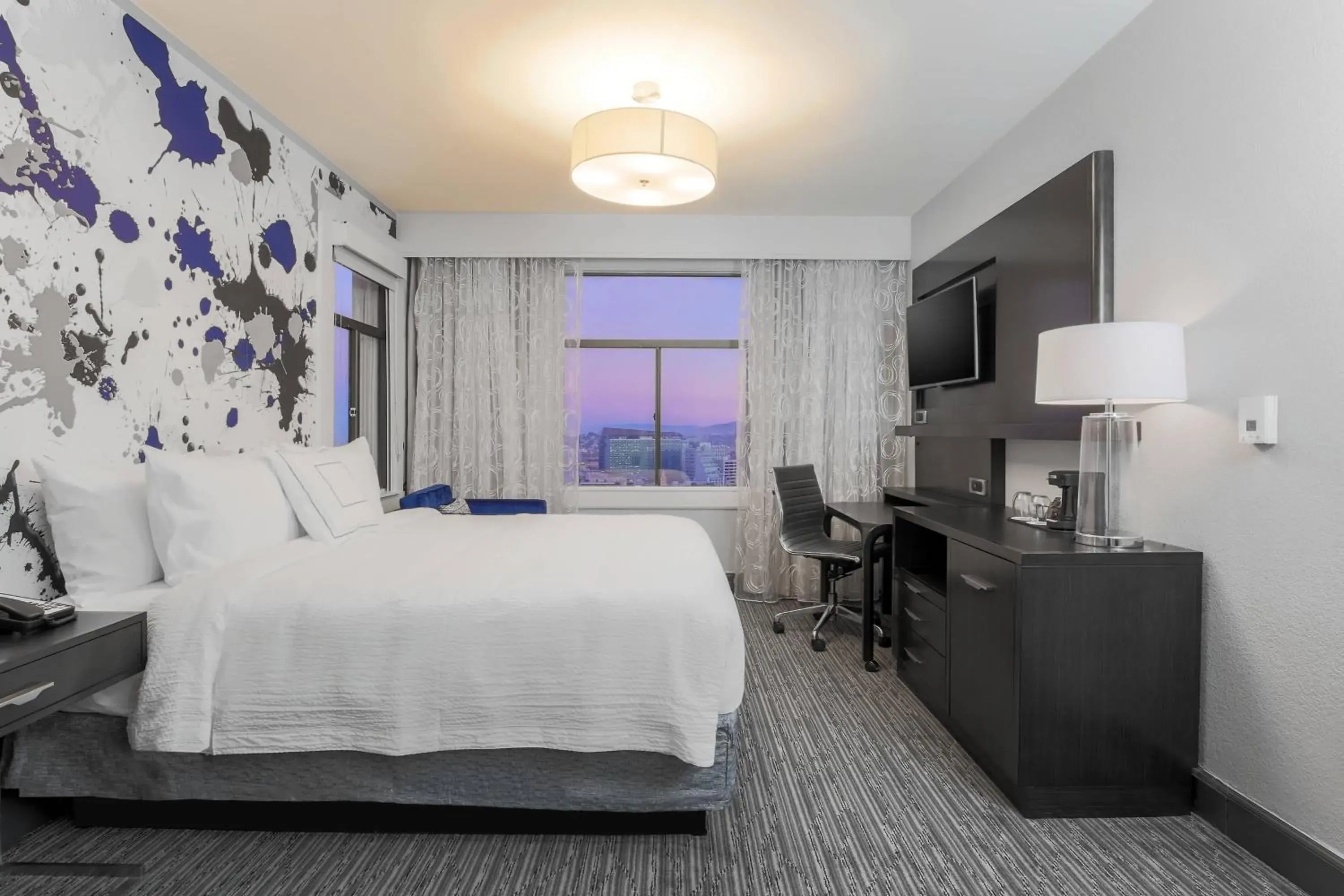 Corner King Room in Courtyard by Marriott San Francisco Union Square Corner King Room in Courtyard by Marriott San Francisco Union Square