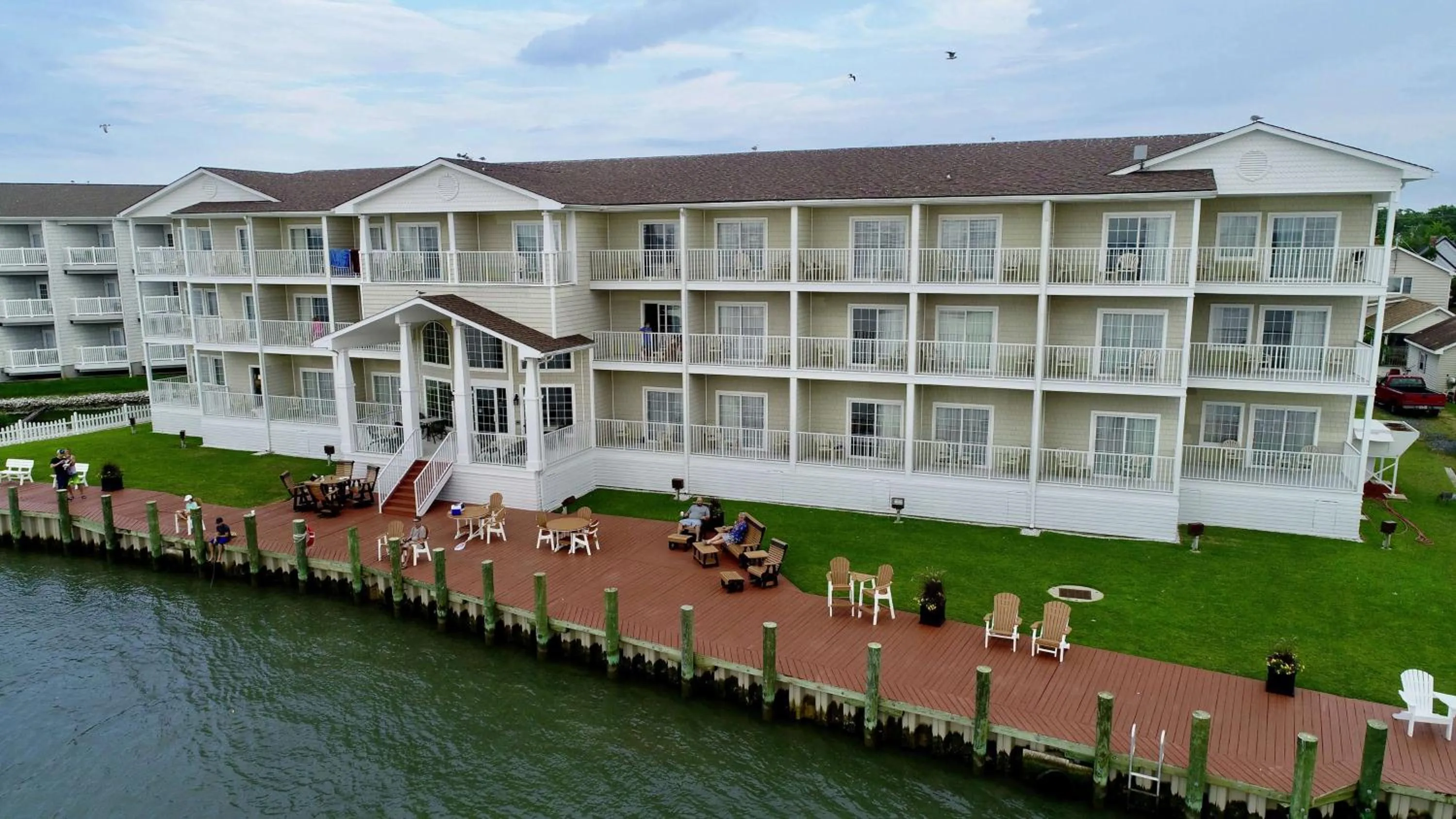 Property building in Hampton Inn & Suites Chincoteague-Waterfront, Va