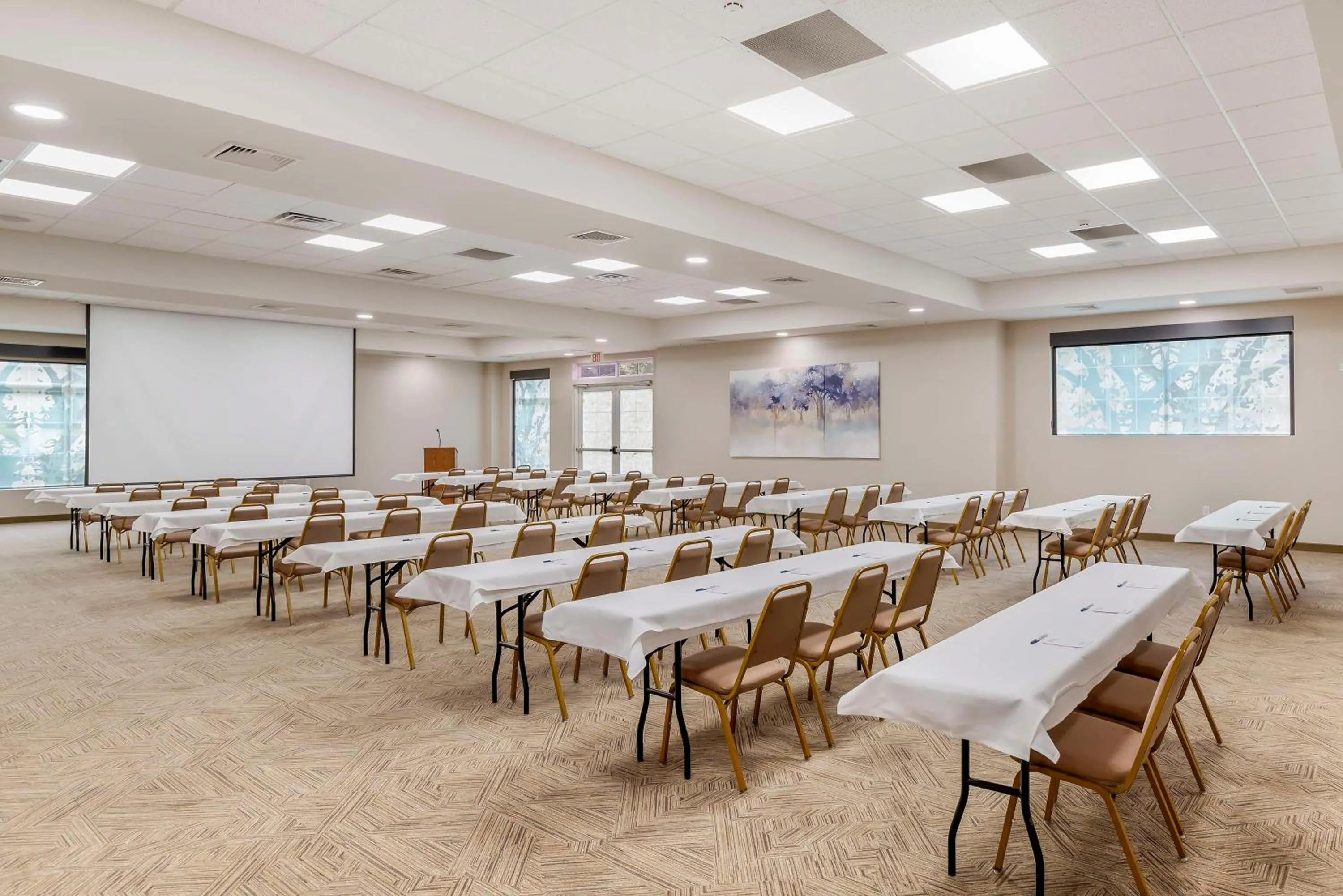 Meeting/conference room in Best Western Plus Crossroads Inn & Suites