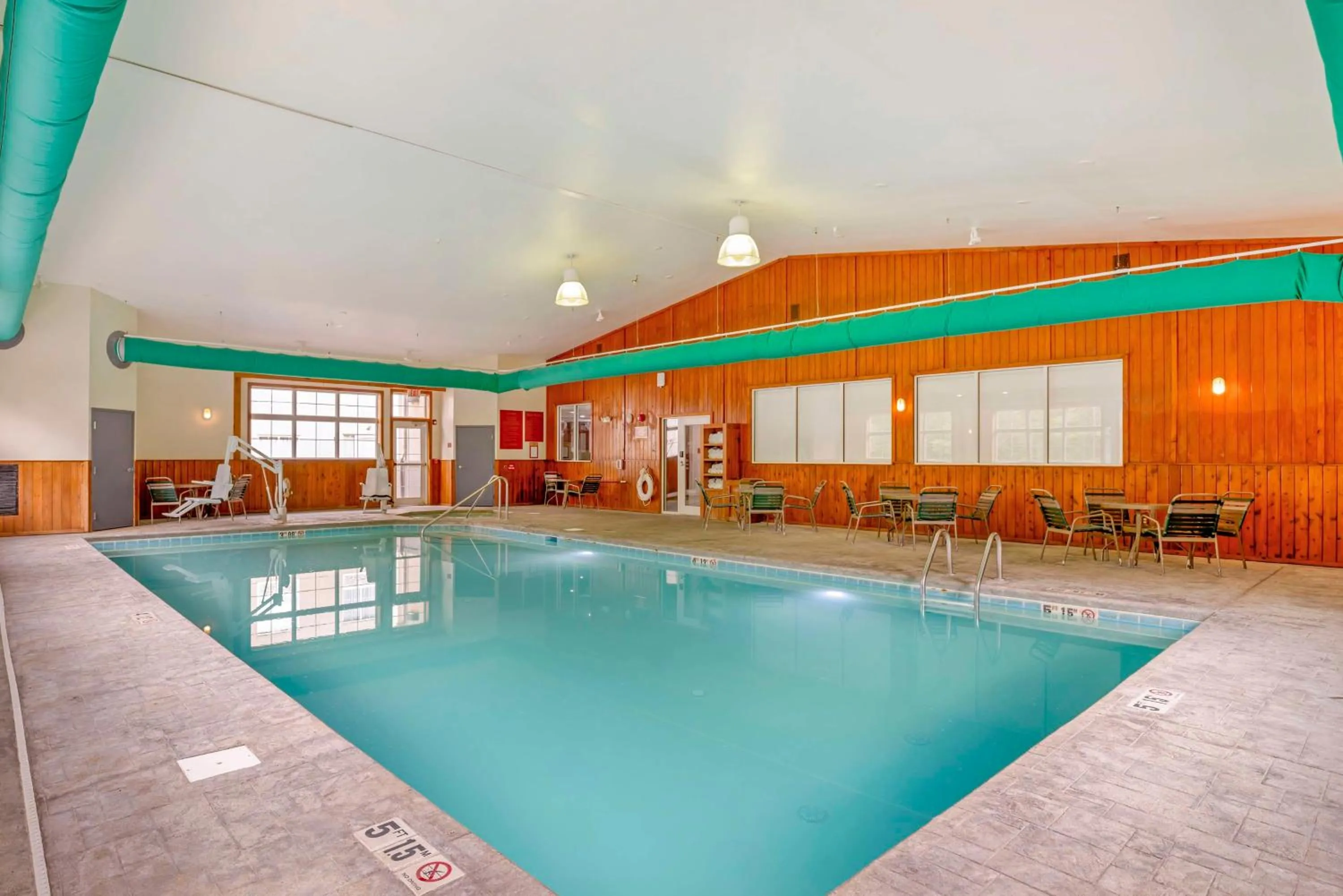 Pool view in Best Western Plus Crossroads Inn & Suites