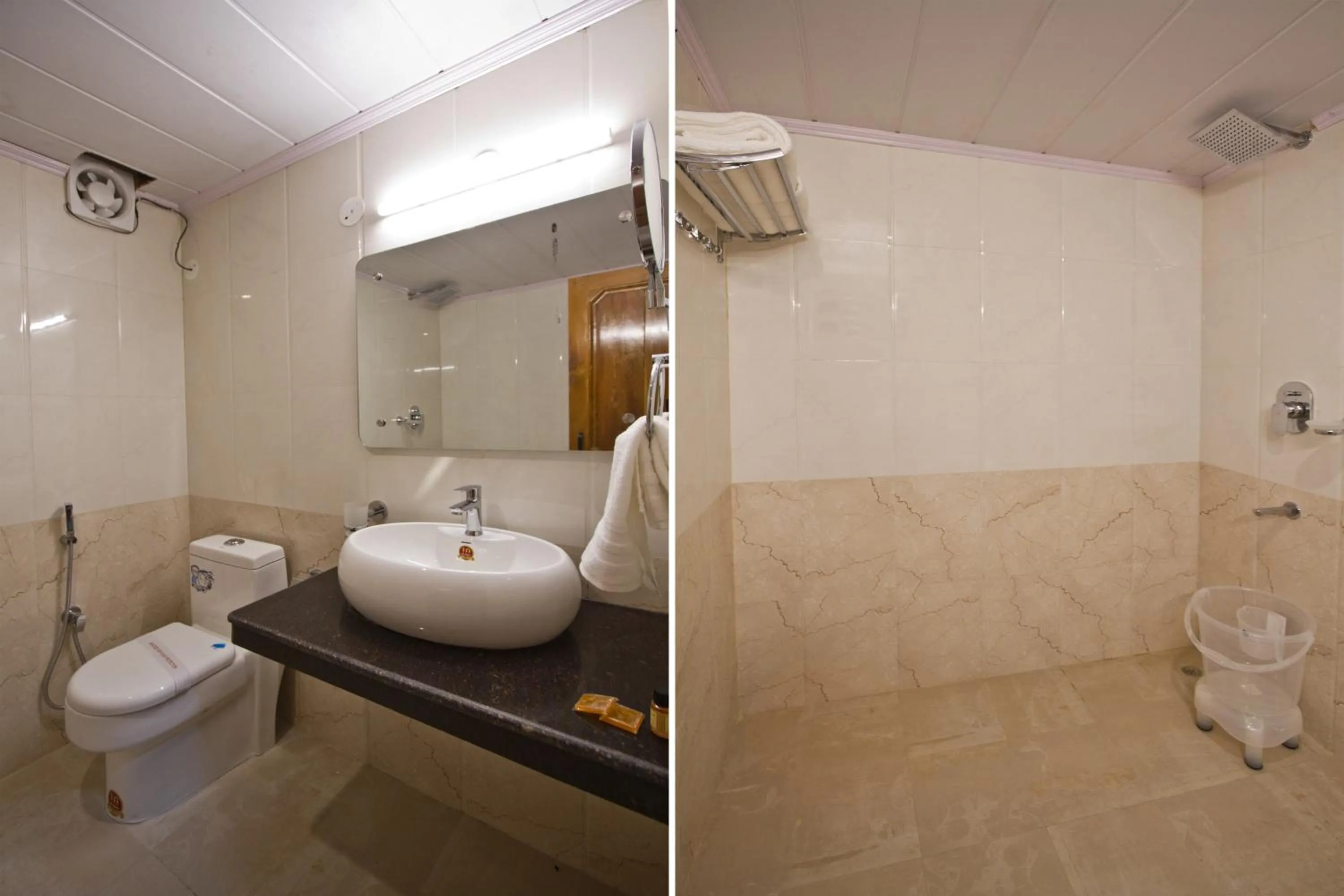 Bathroom in Hotel Hayer Regency