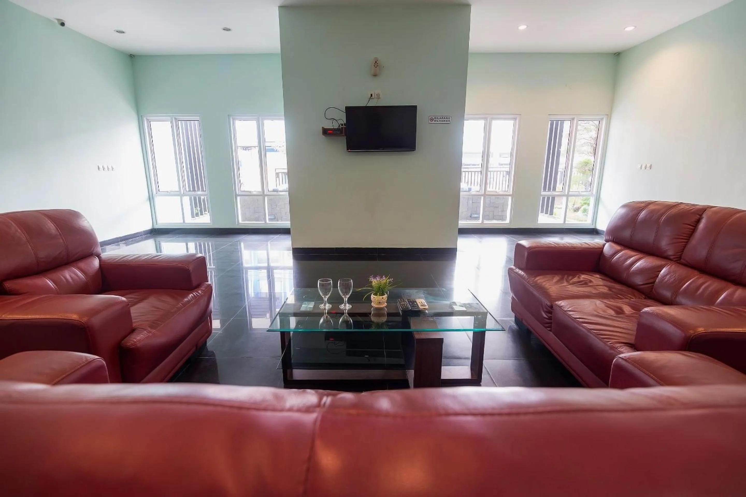 Lobby or reception in Hotel O Appartel Cempaka