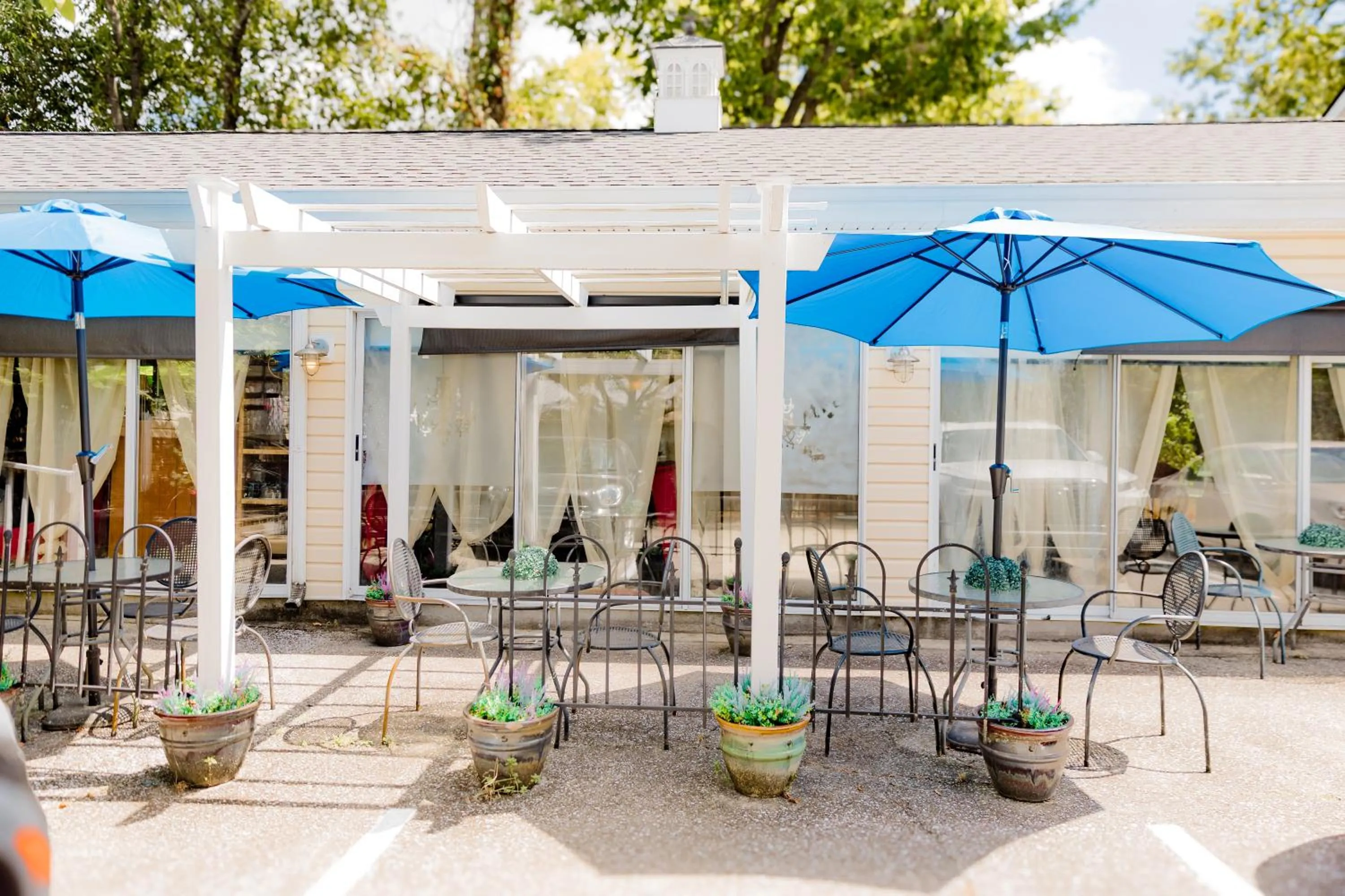 Patio in Montgomery Inn BnB